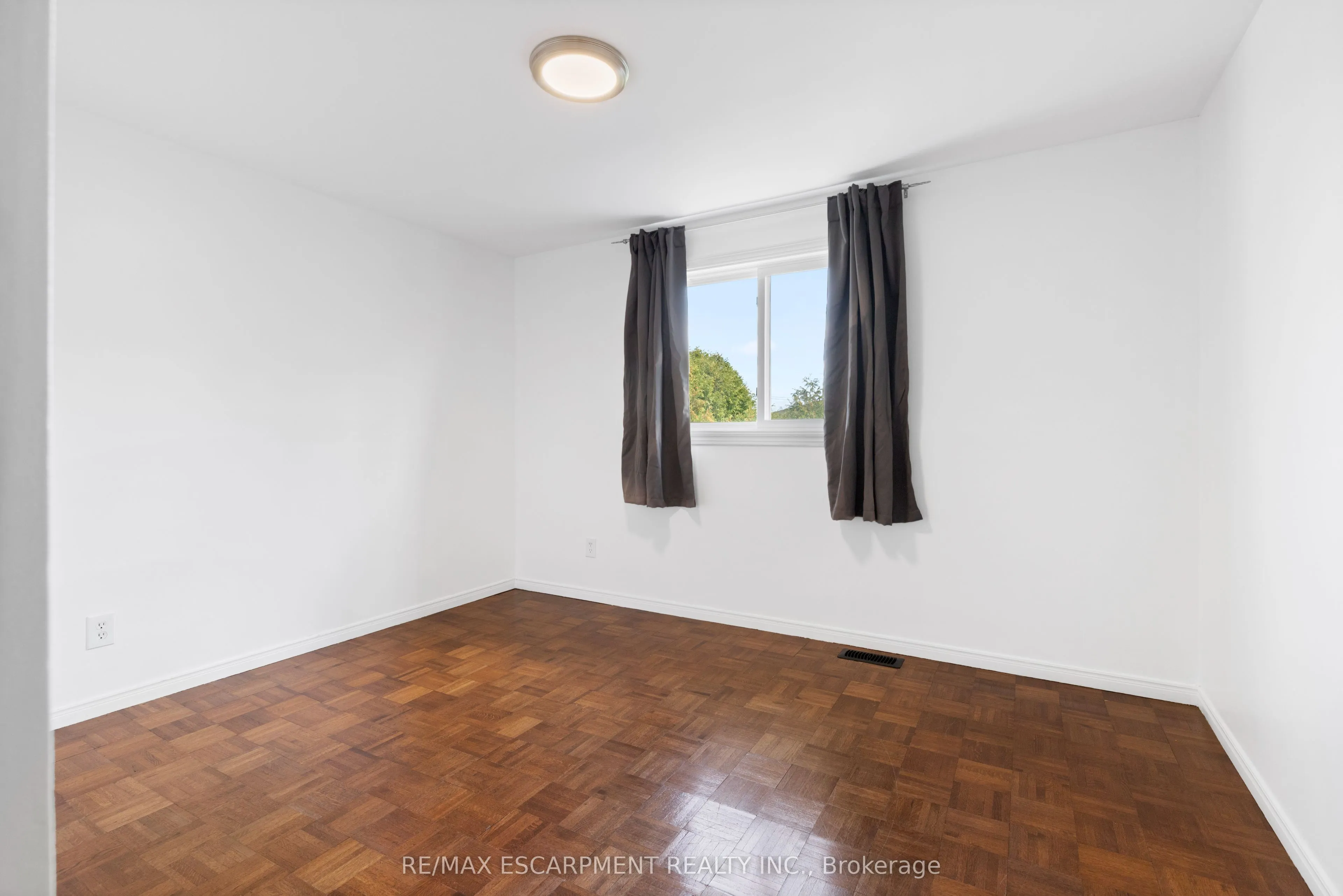 79 Adis Avenue