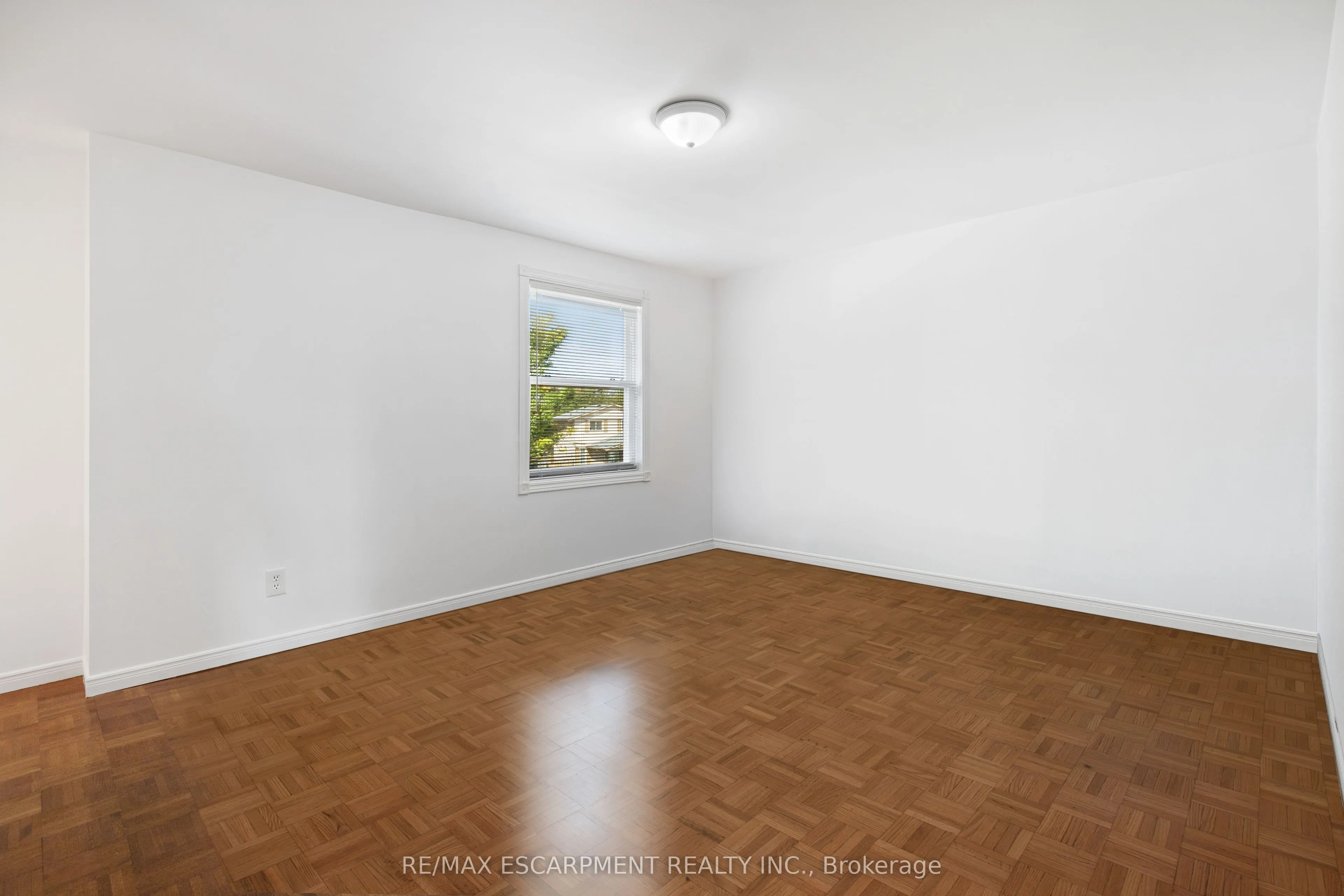 79 Adis Avenue