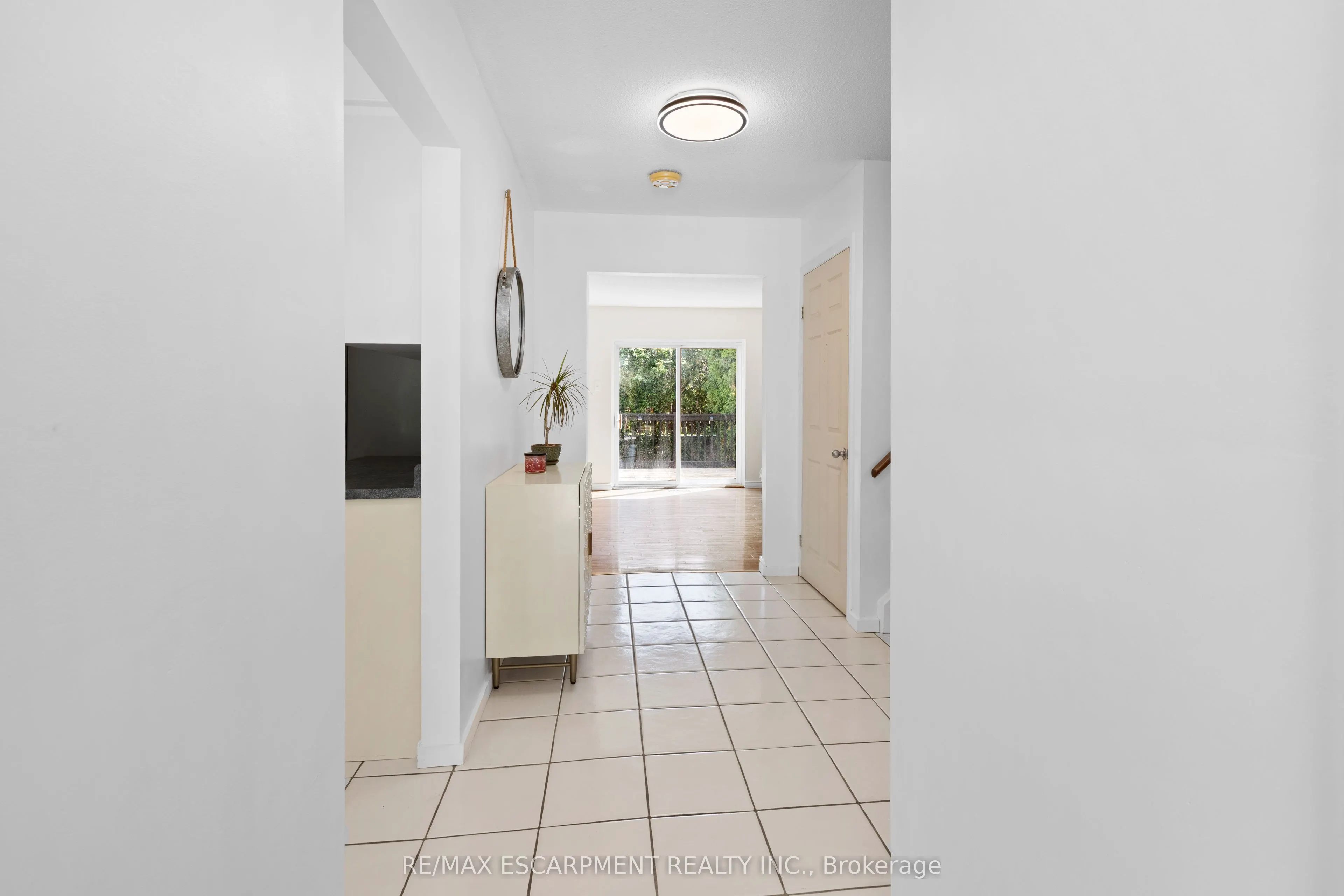 79 Adis Avenue