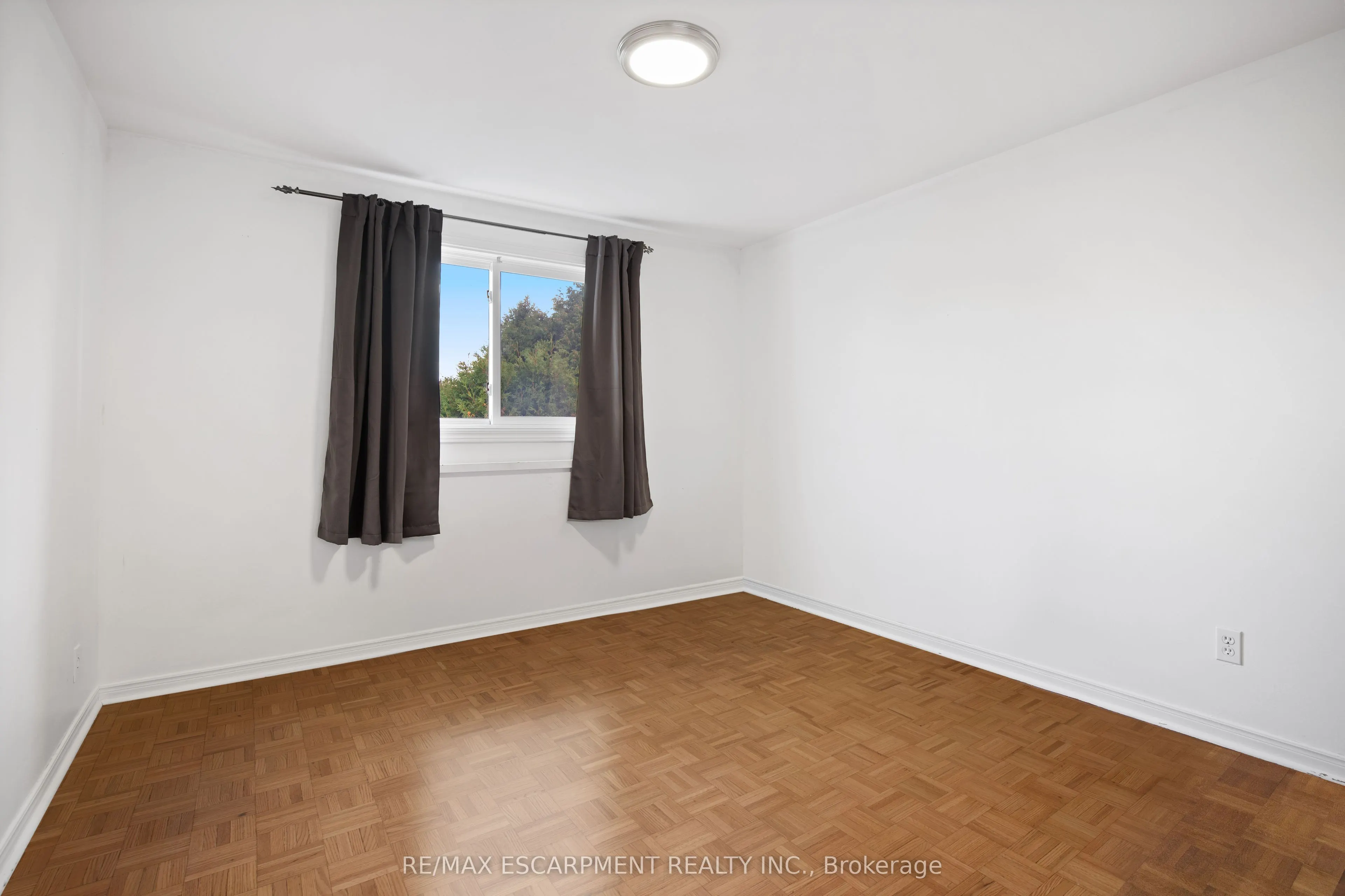 79 Adis Avenue