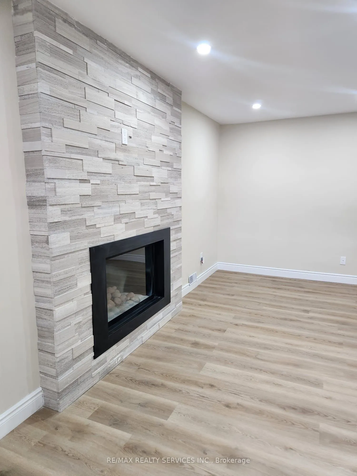 464 Thorndale Drive, #BASEMENT