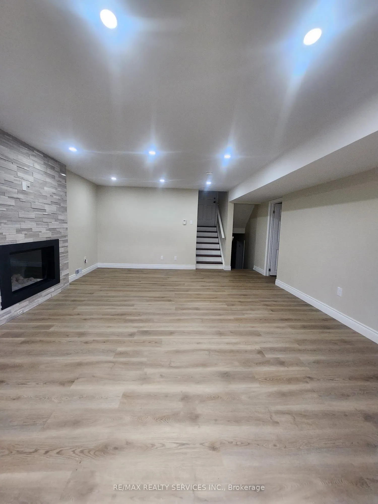 464 Thorndale Drive, #BASEMENT