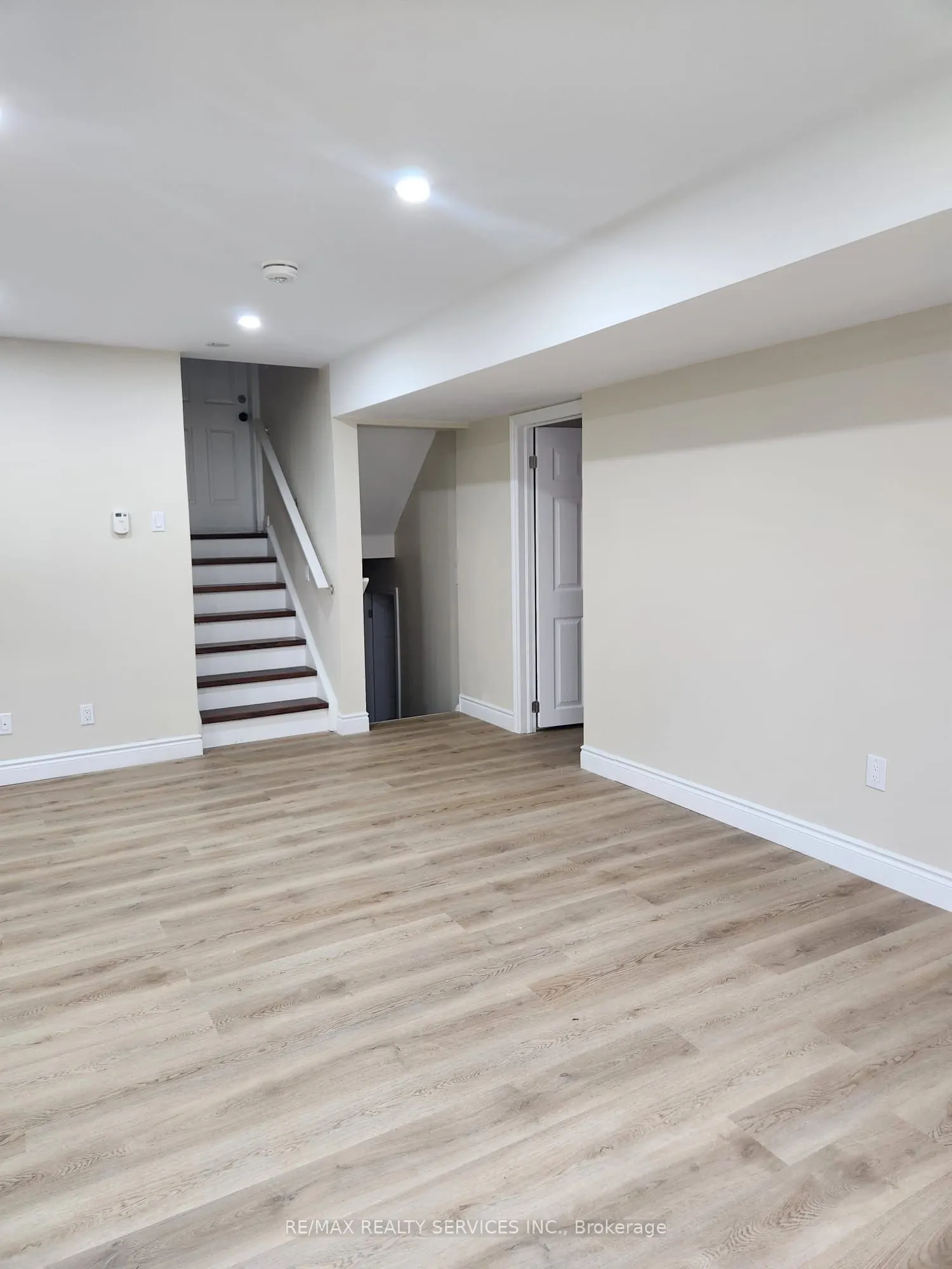464 Thorndale Drive, #BASEMENT