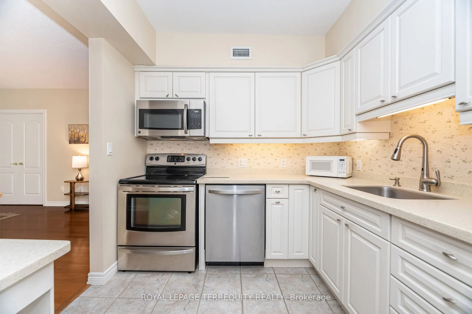 77 GOVERNORS Road, #204