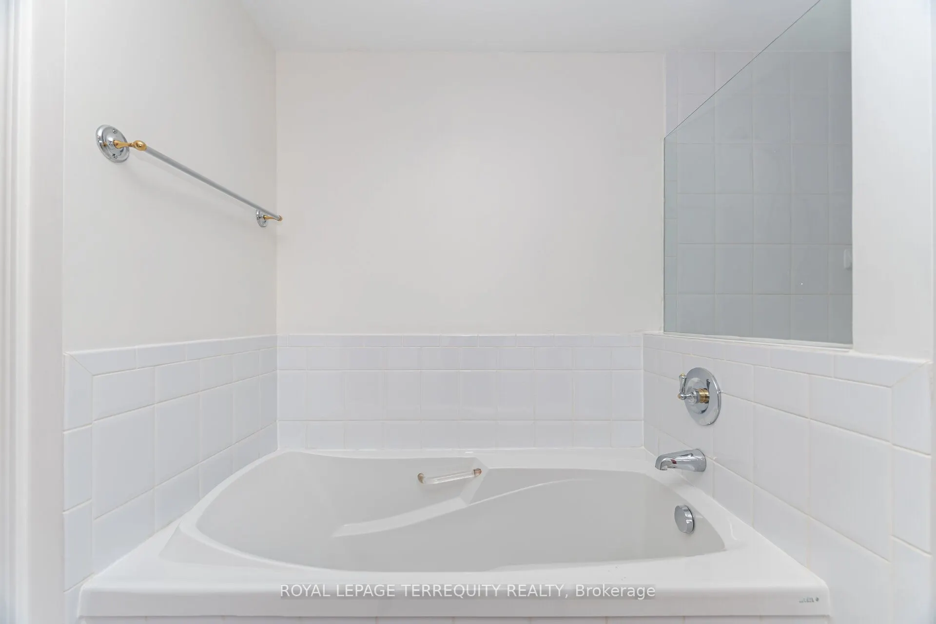 77 GOVERNORS Road, #204