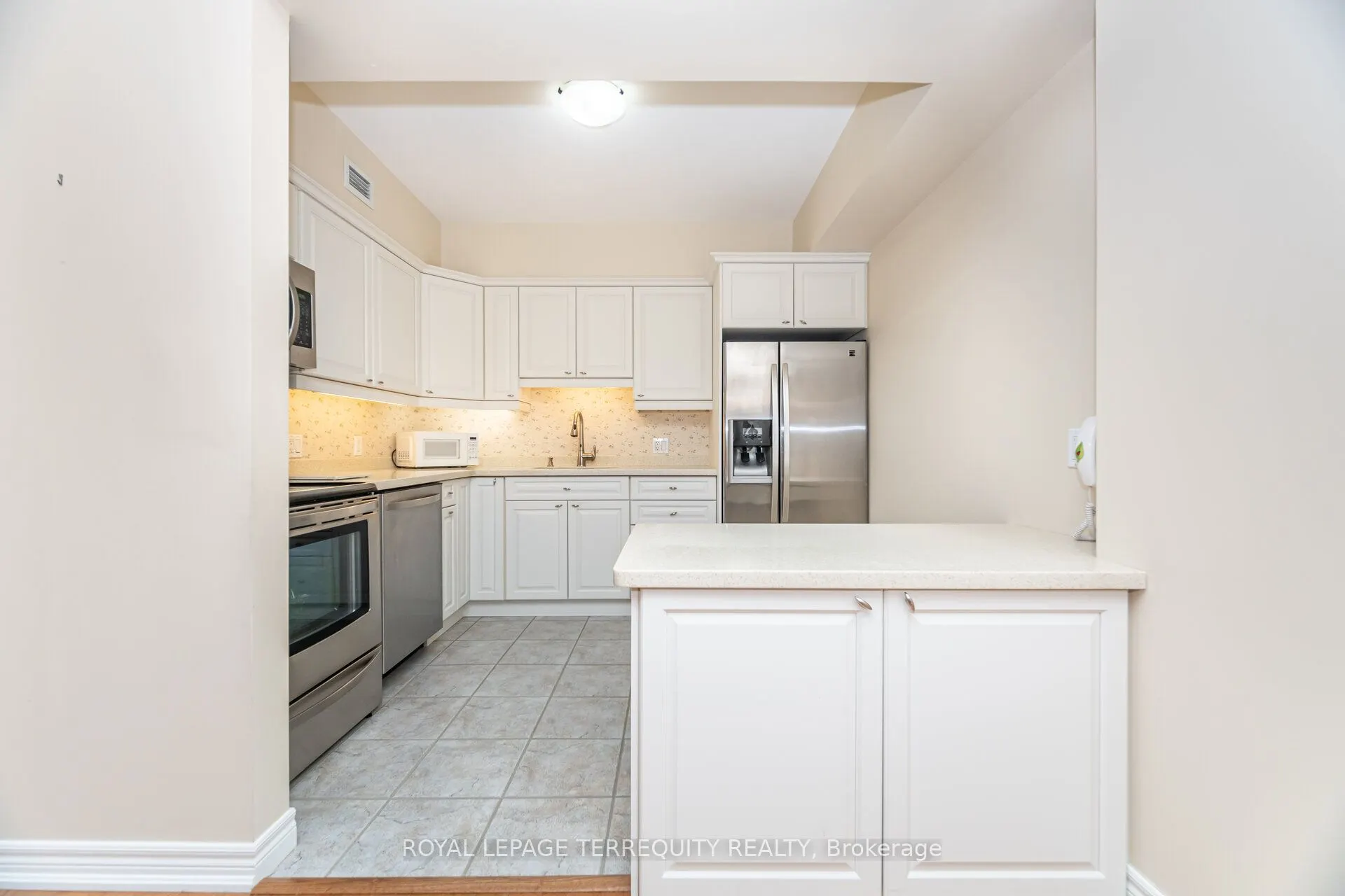 77 GOVERNORS Road, #204