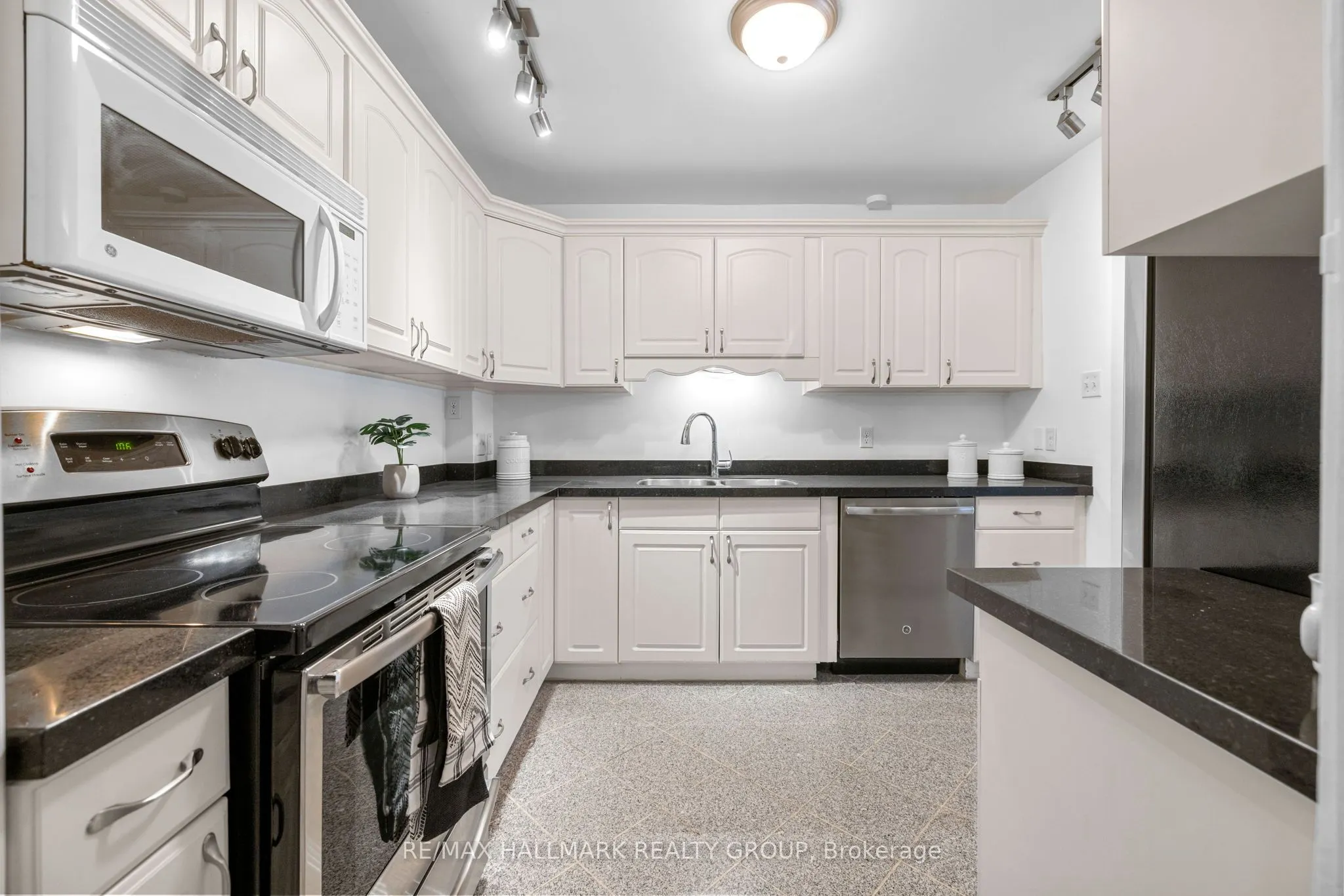 960 Teron Road, #105