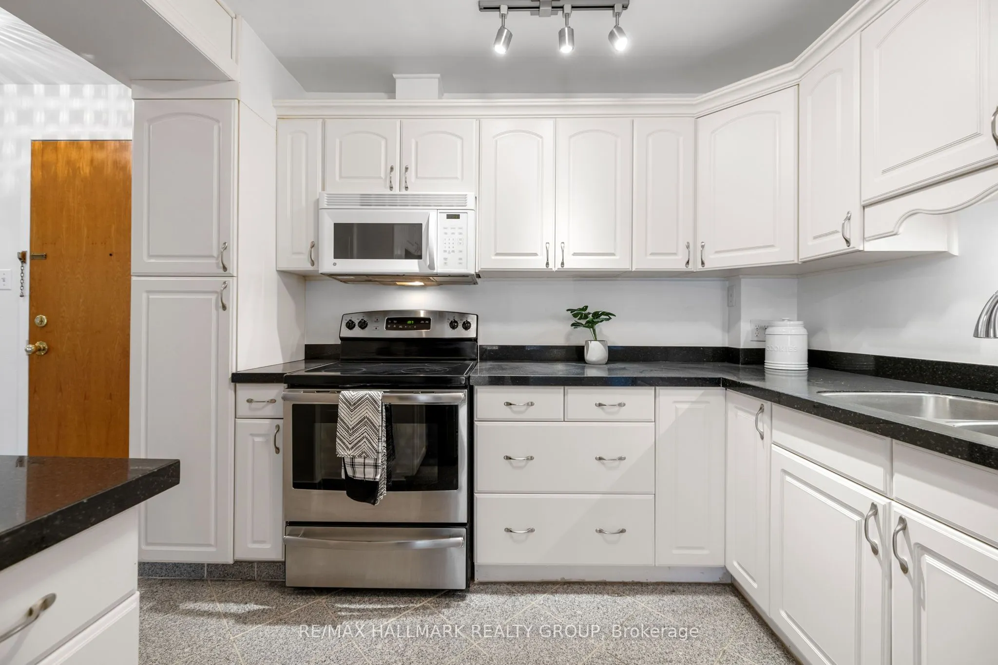 960 Teron Road, #105