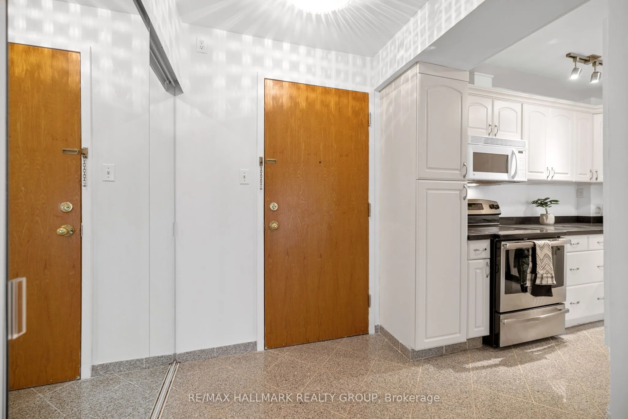 960 Teron Road, #105