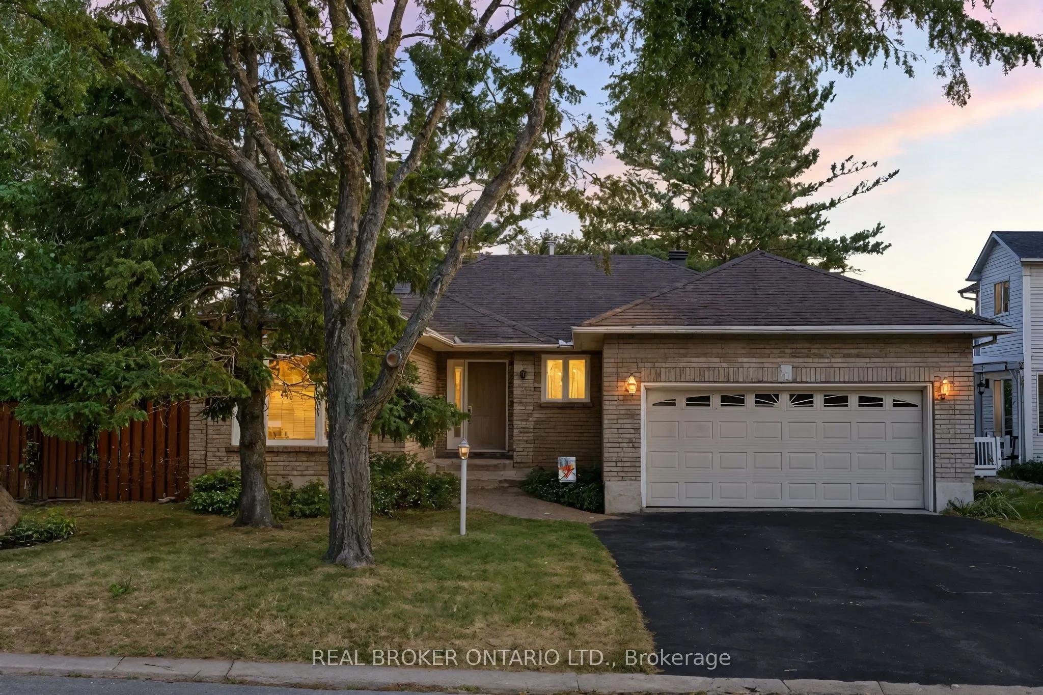 6 Candow Crescent