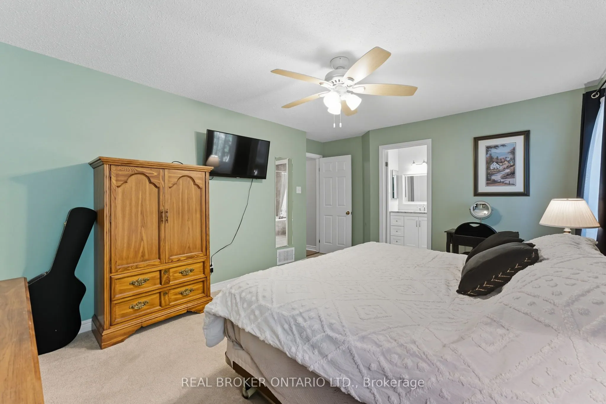 6 Candow Crescent