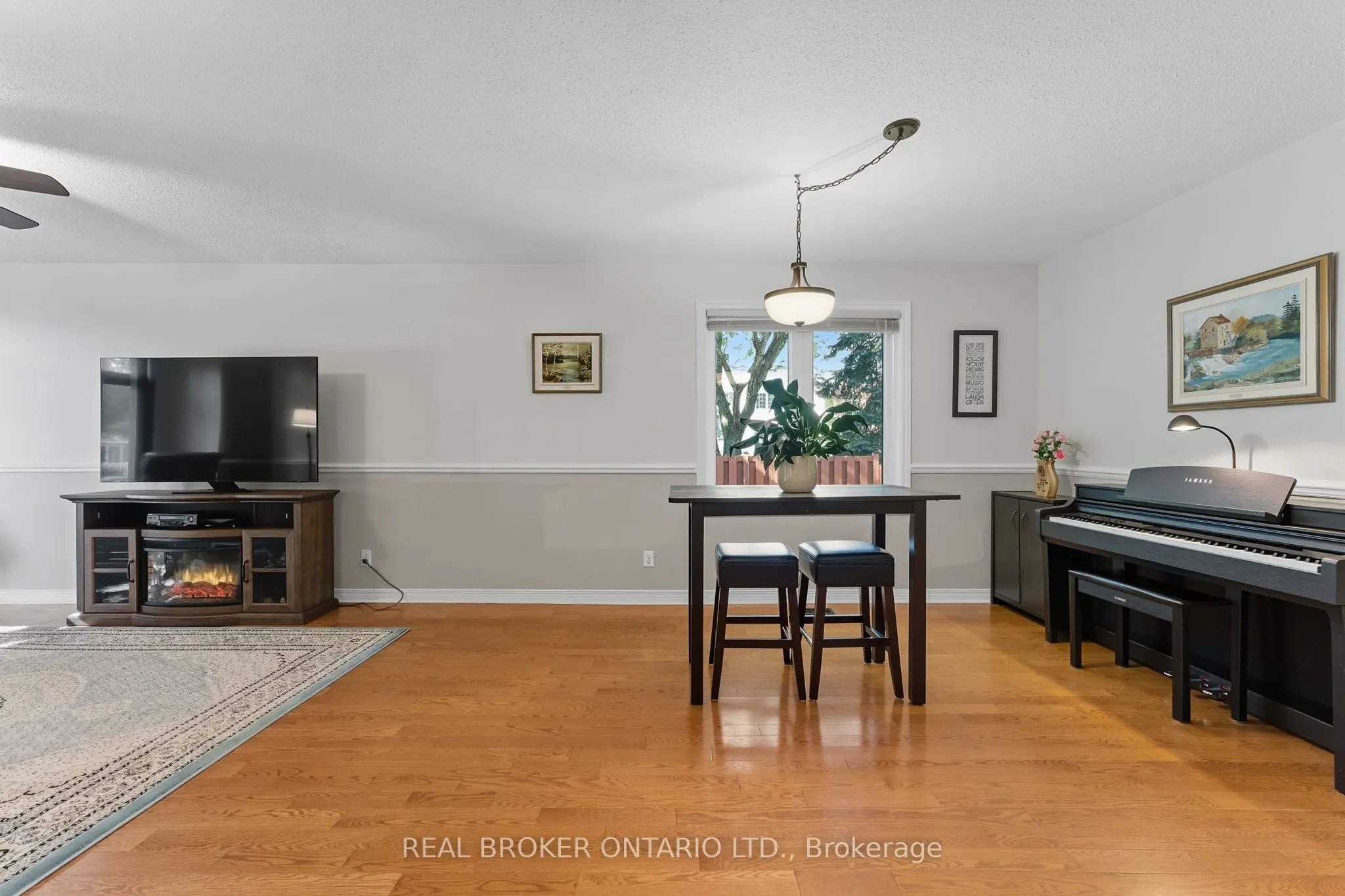 6 Candow Crescent