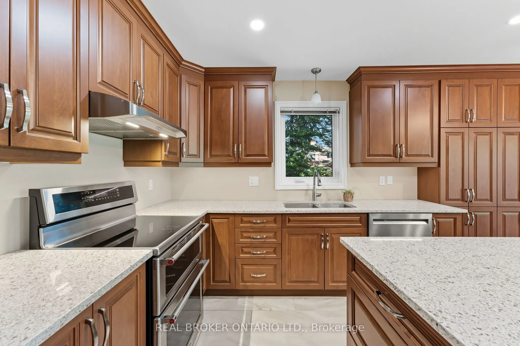 6 Candow Crescent