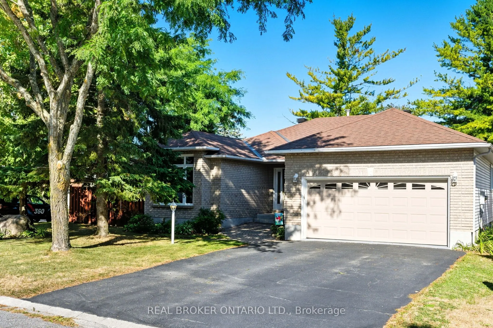 6 Candow Crescent