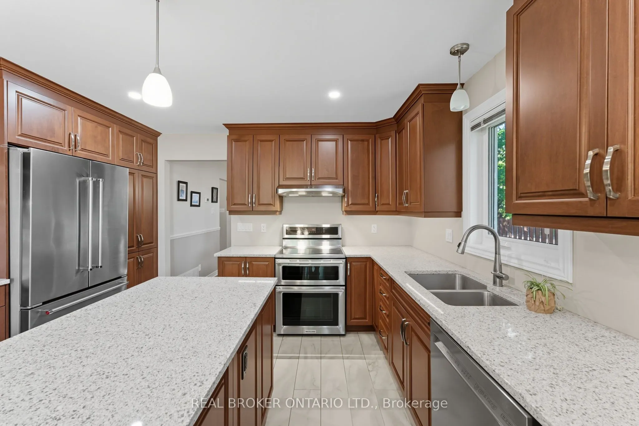 6 Candow Crescent