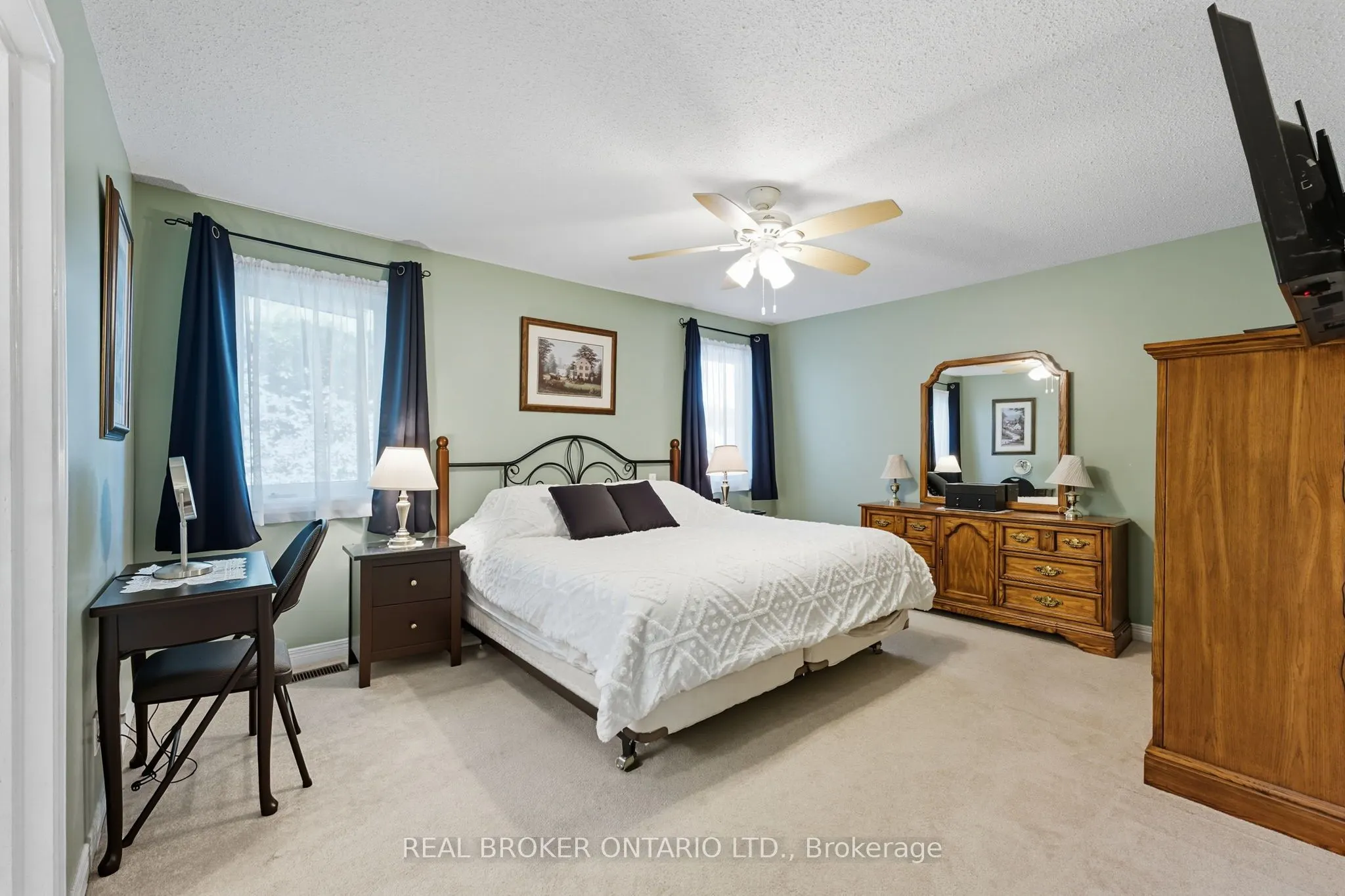 6 Candow Crescent