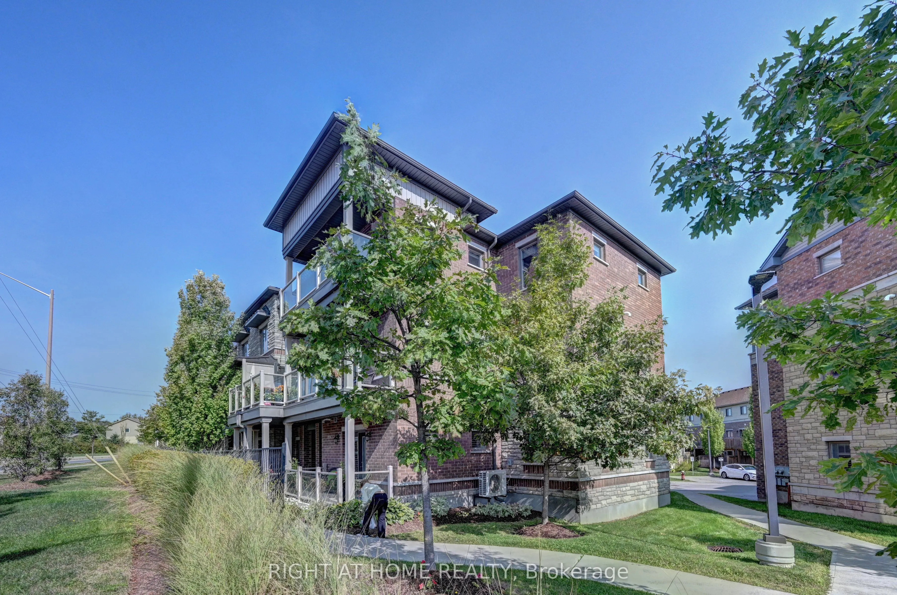 1102 Fairway Road N