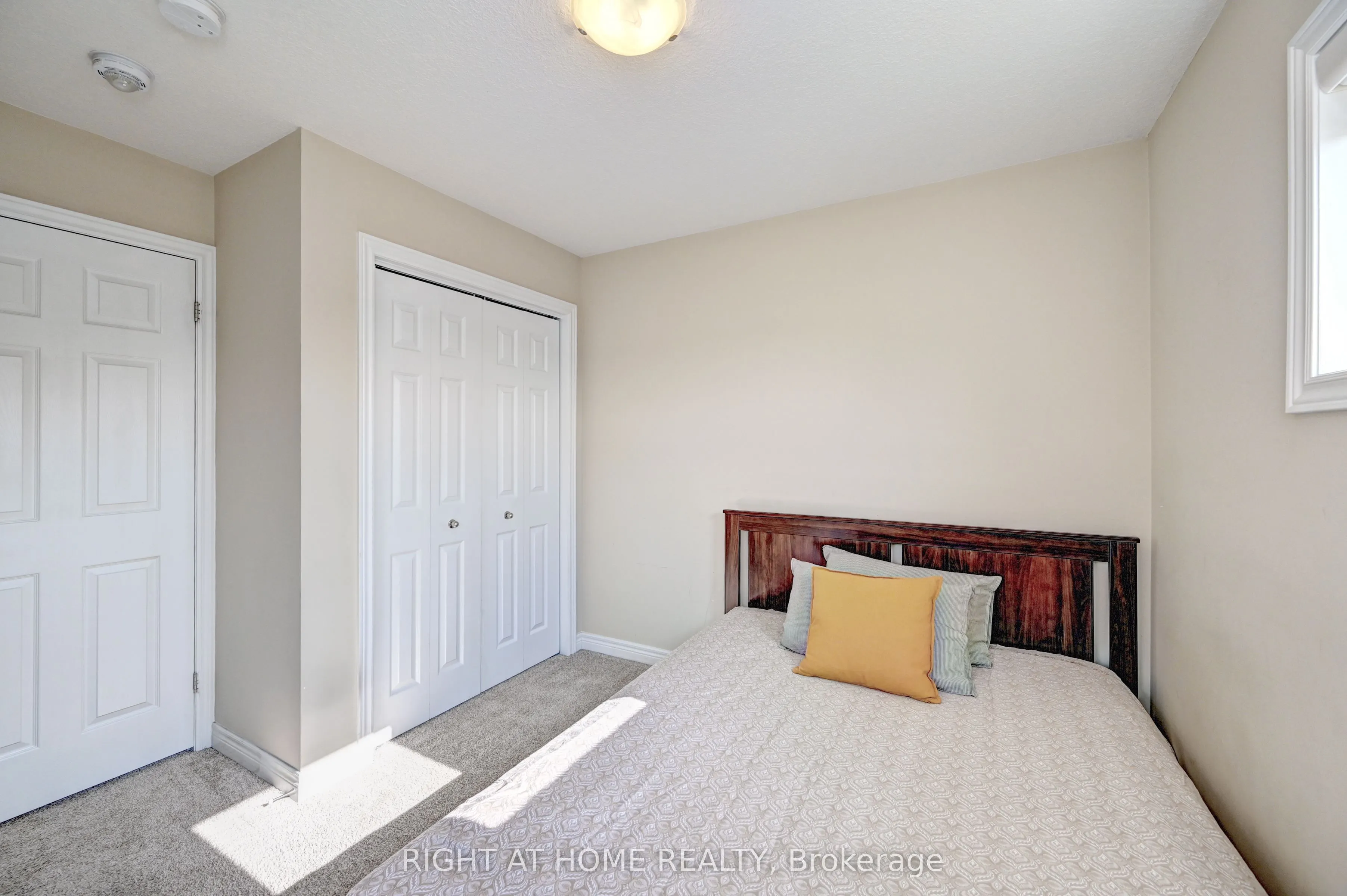 1102 Fairway Road N