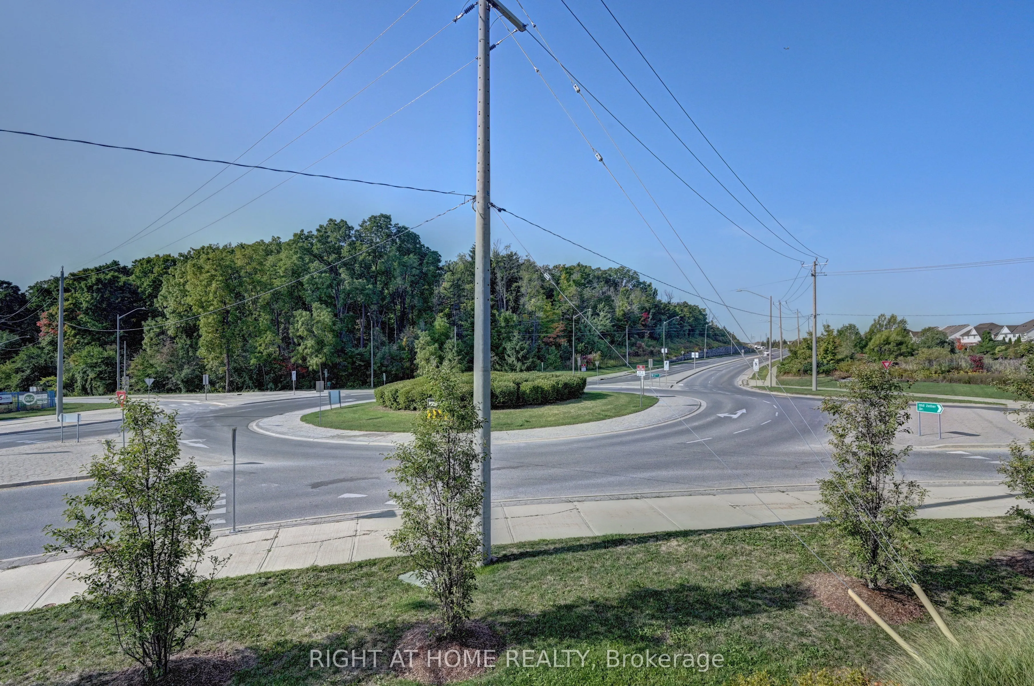 1102 Fairway Road N