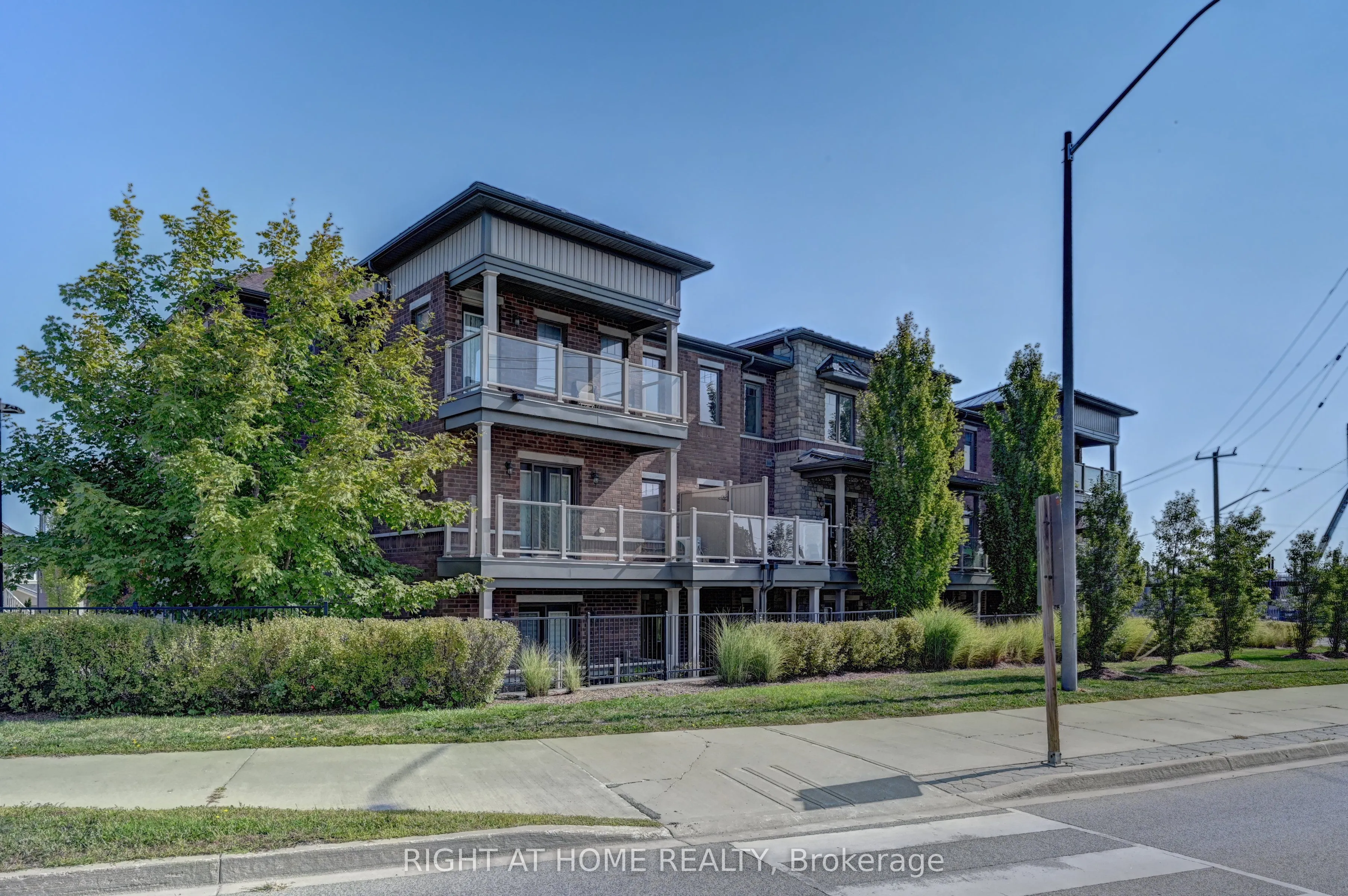 1102 Fairway Road N