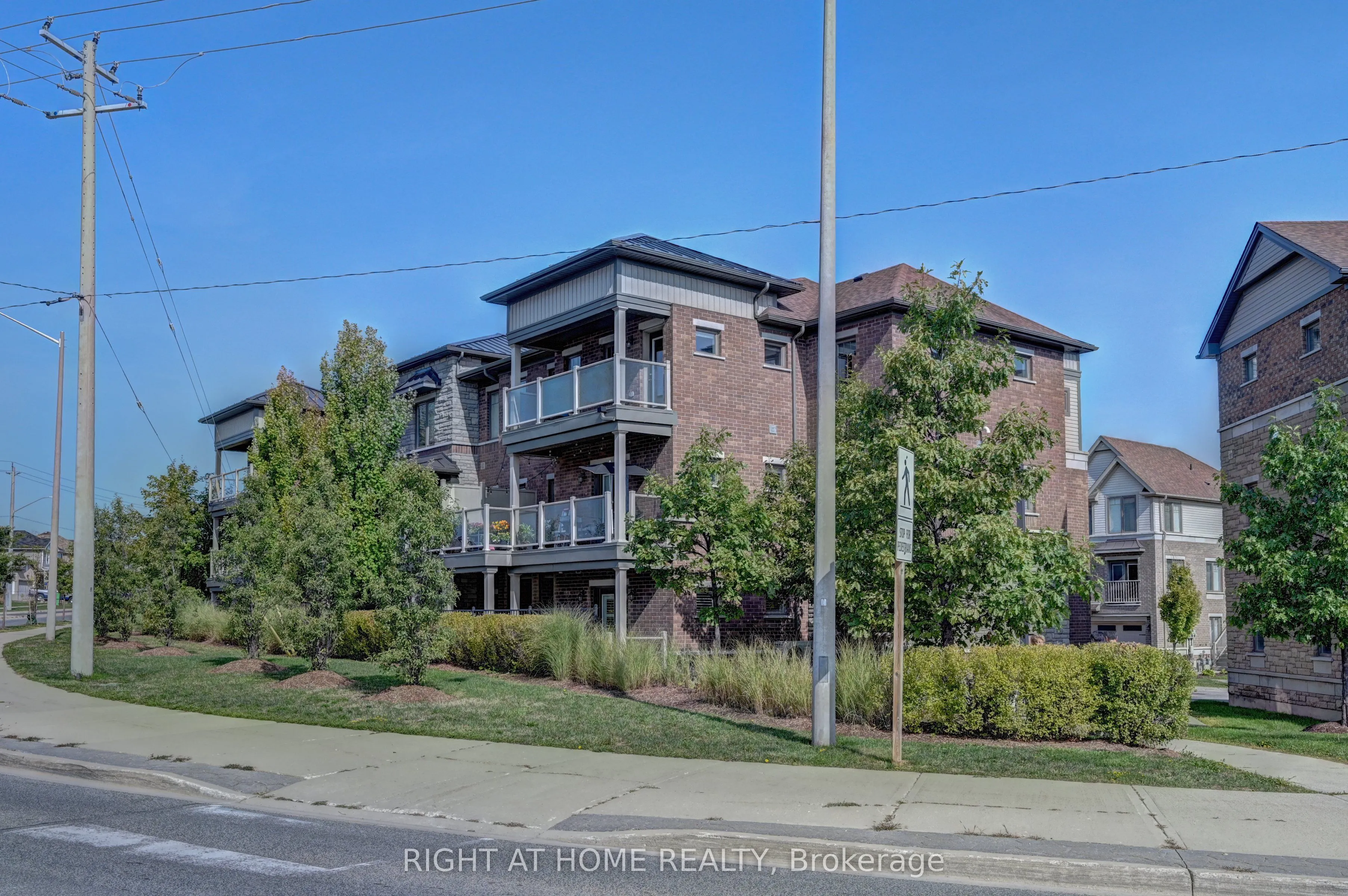 1102 Fairway Road N