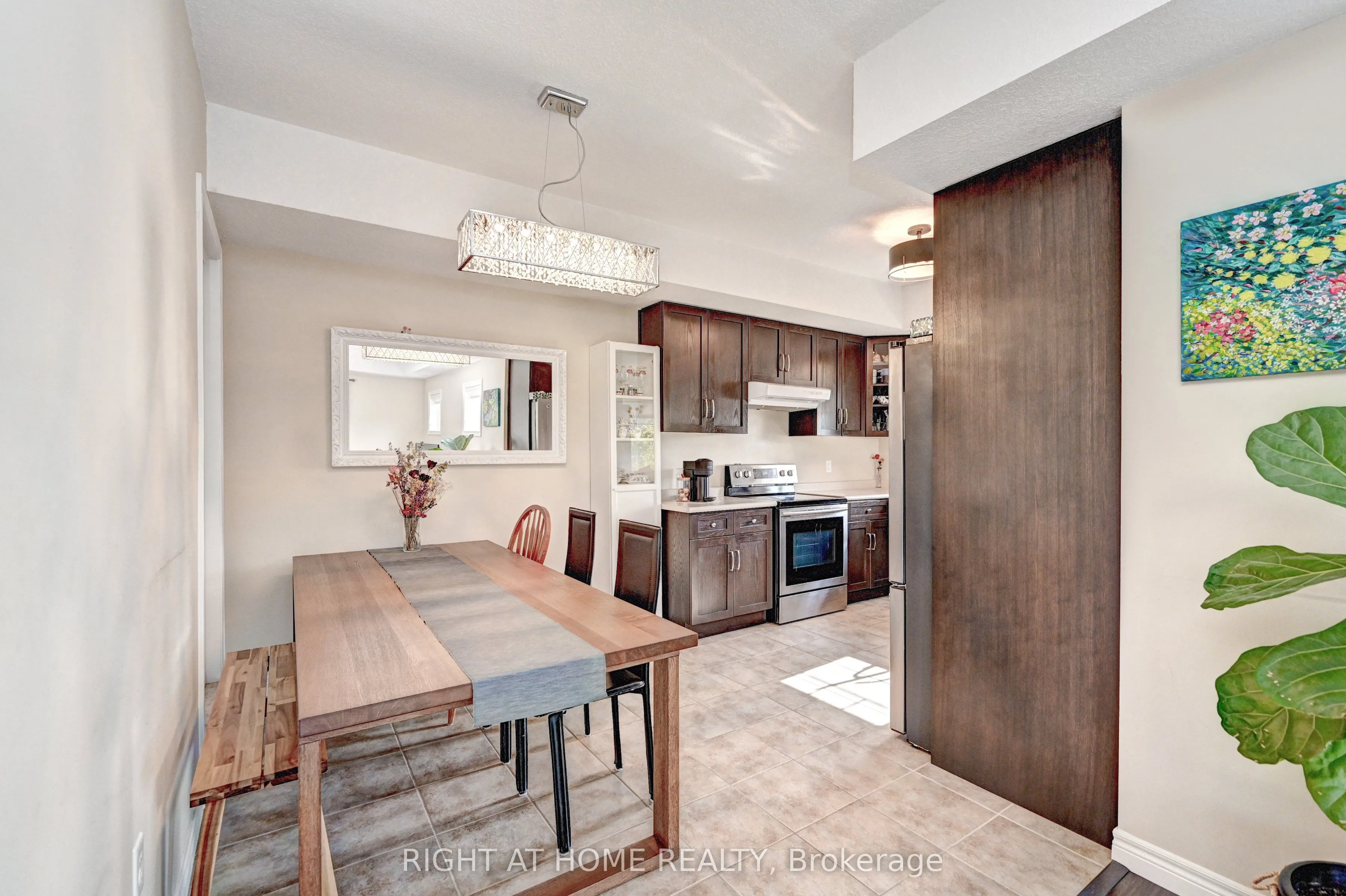 1102 Fairway Road N