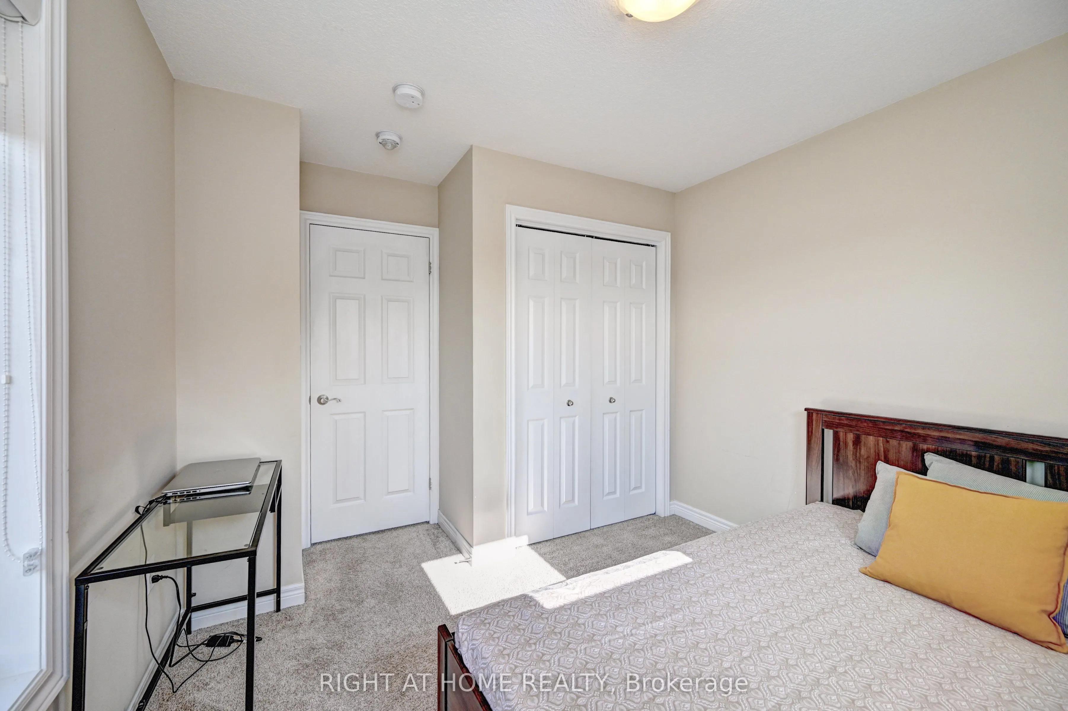1102 Fairway Road N