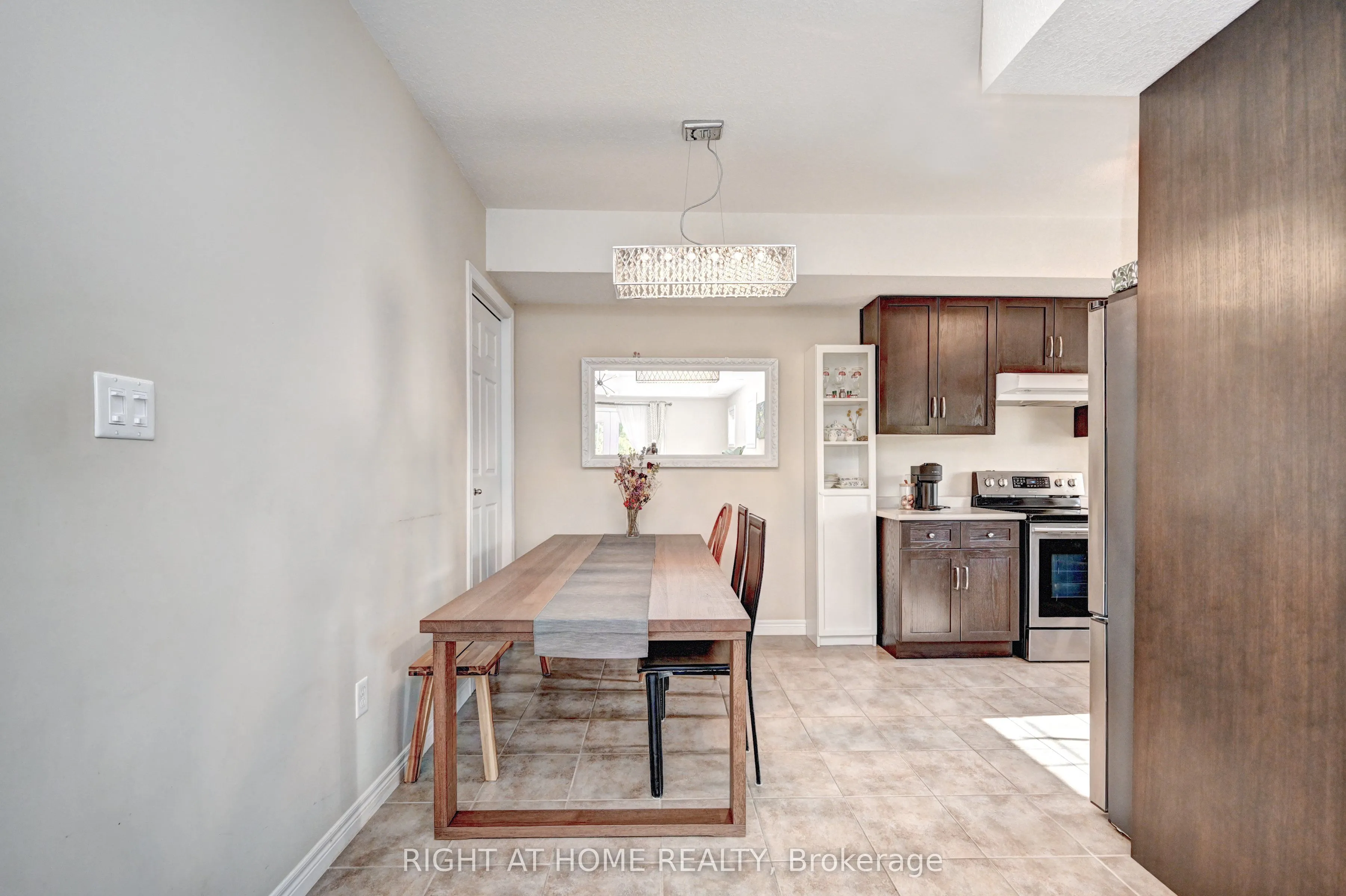 1102 Fairway Road N