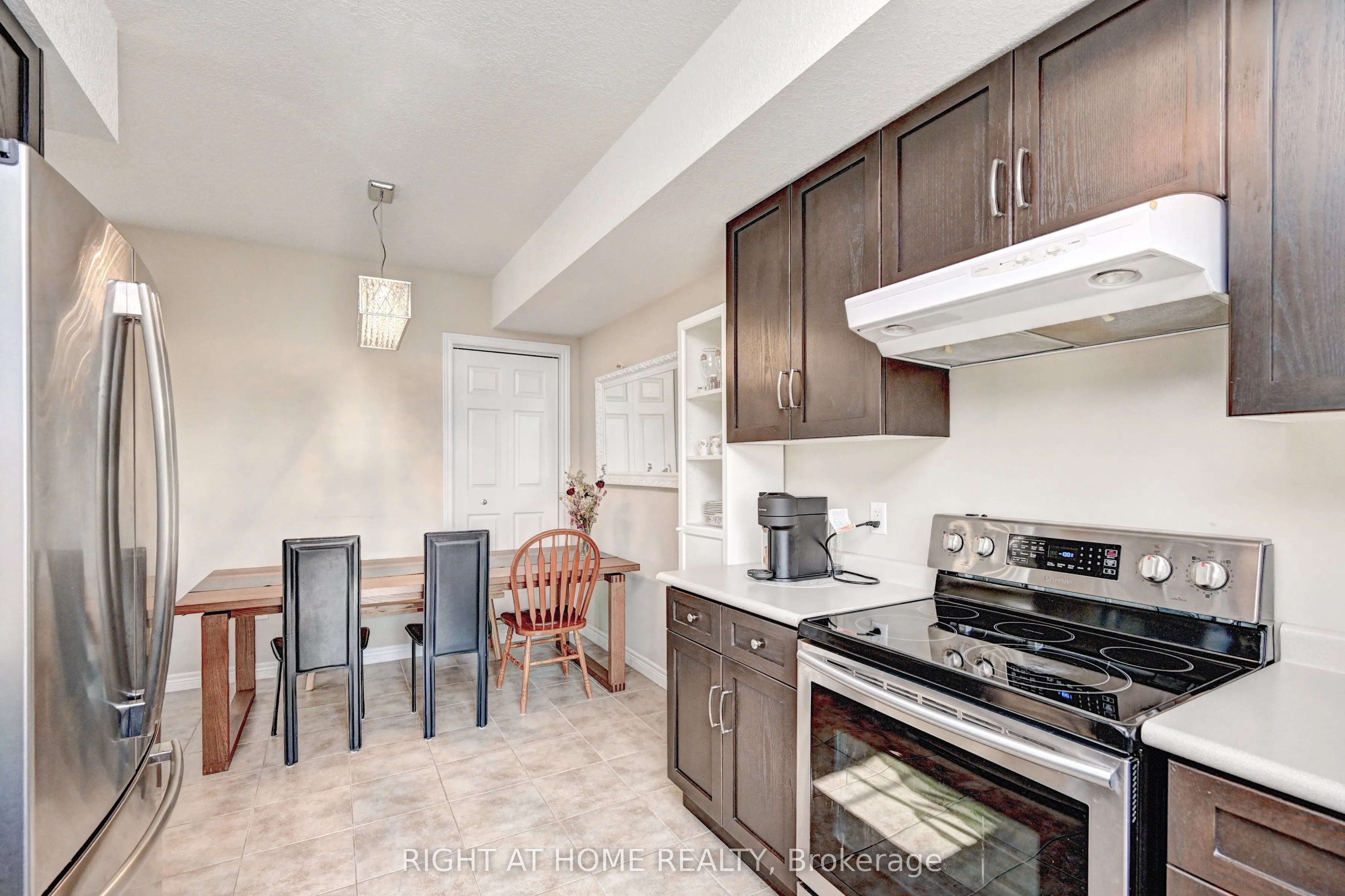 1102 Fairway Road N
