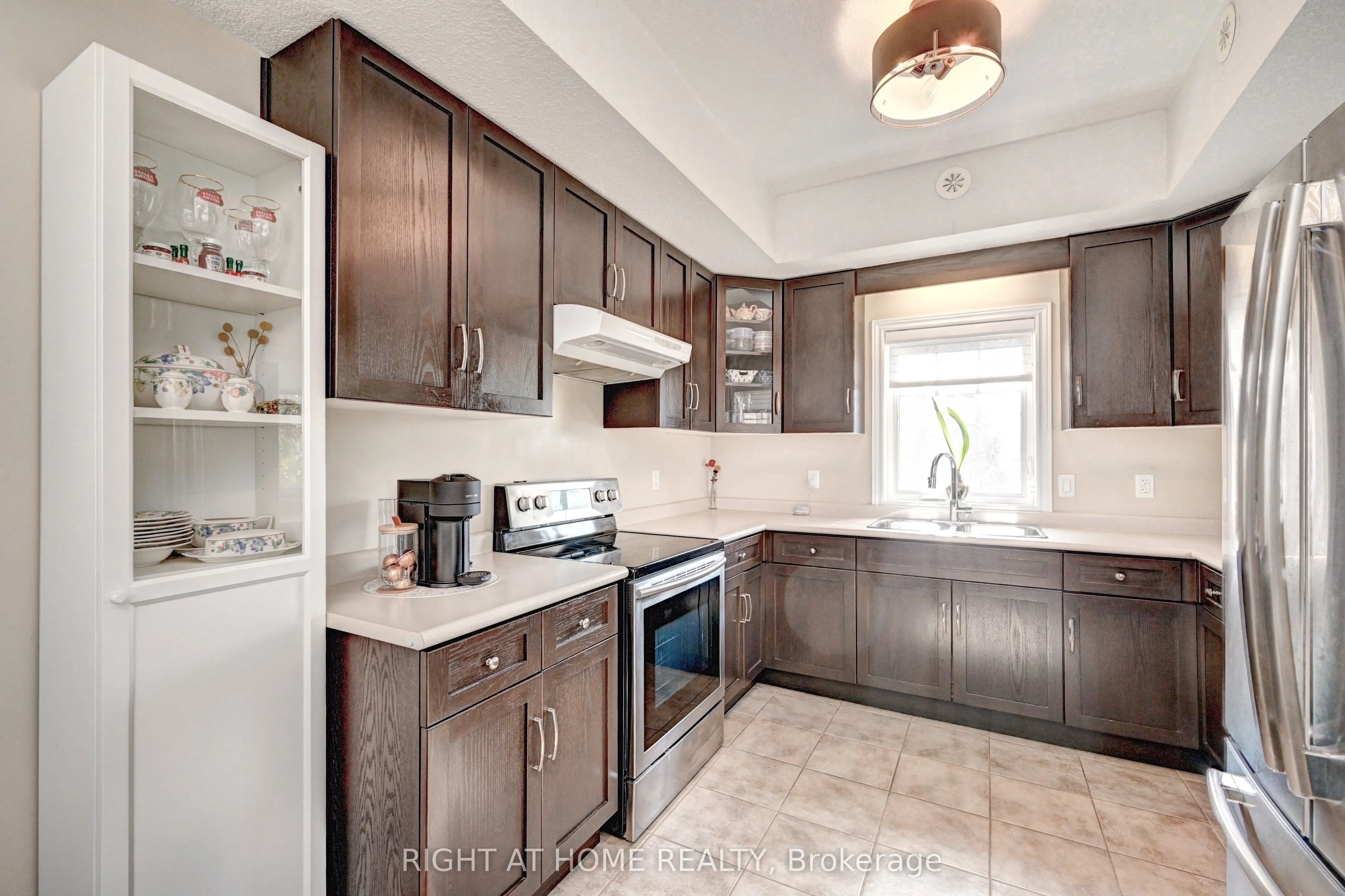 1102 Fairway Road N