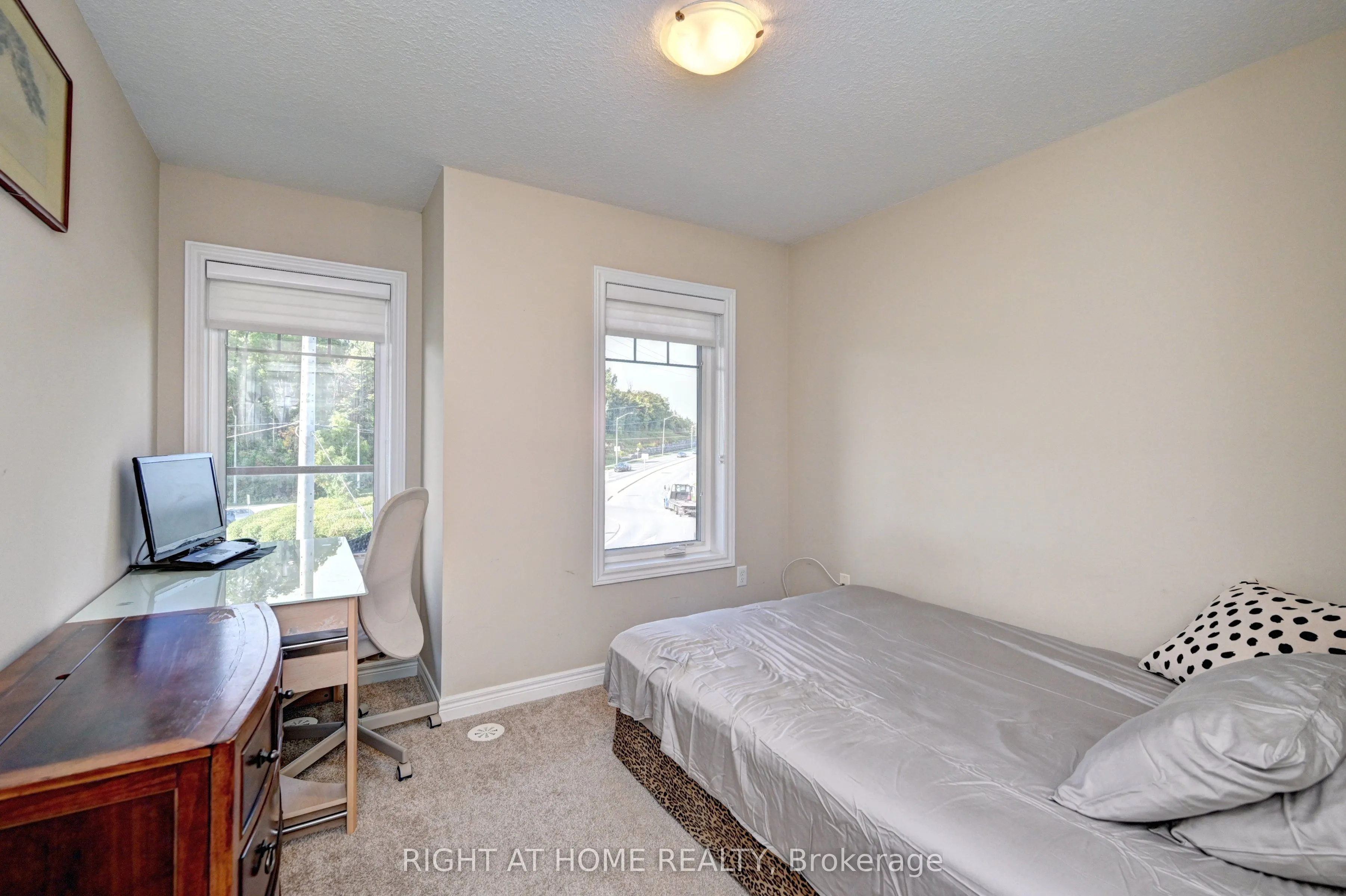1102 Fairway Road N