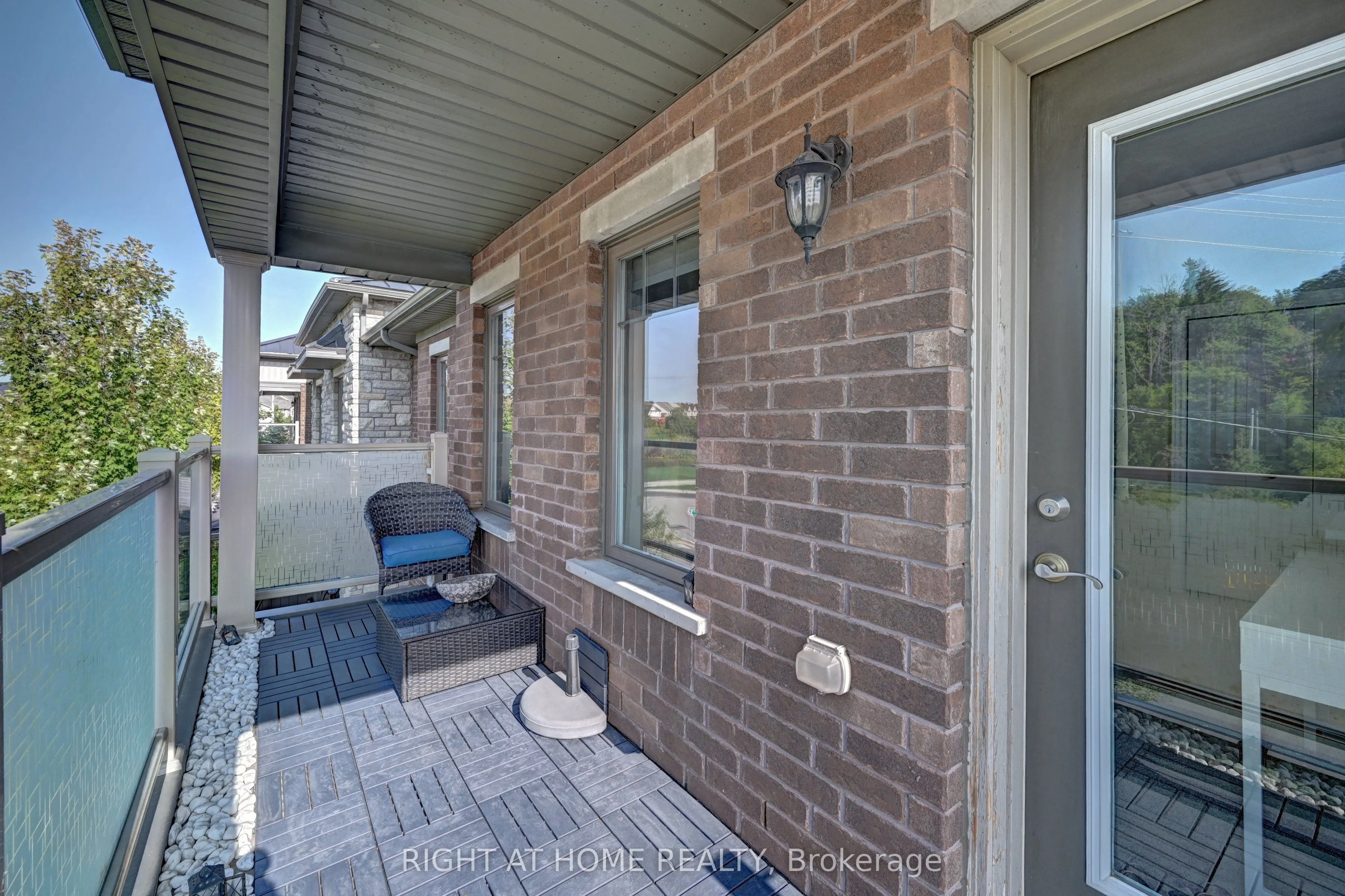 1102 Fairway Road N