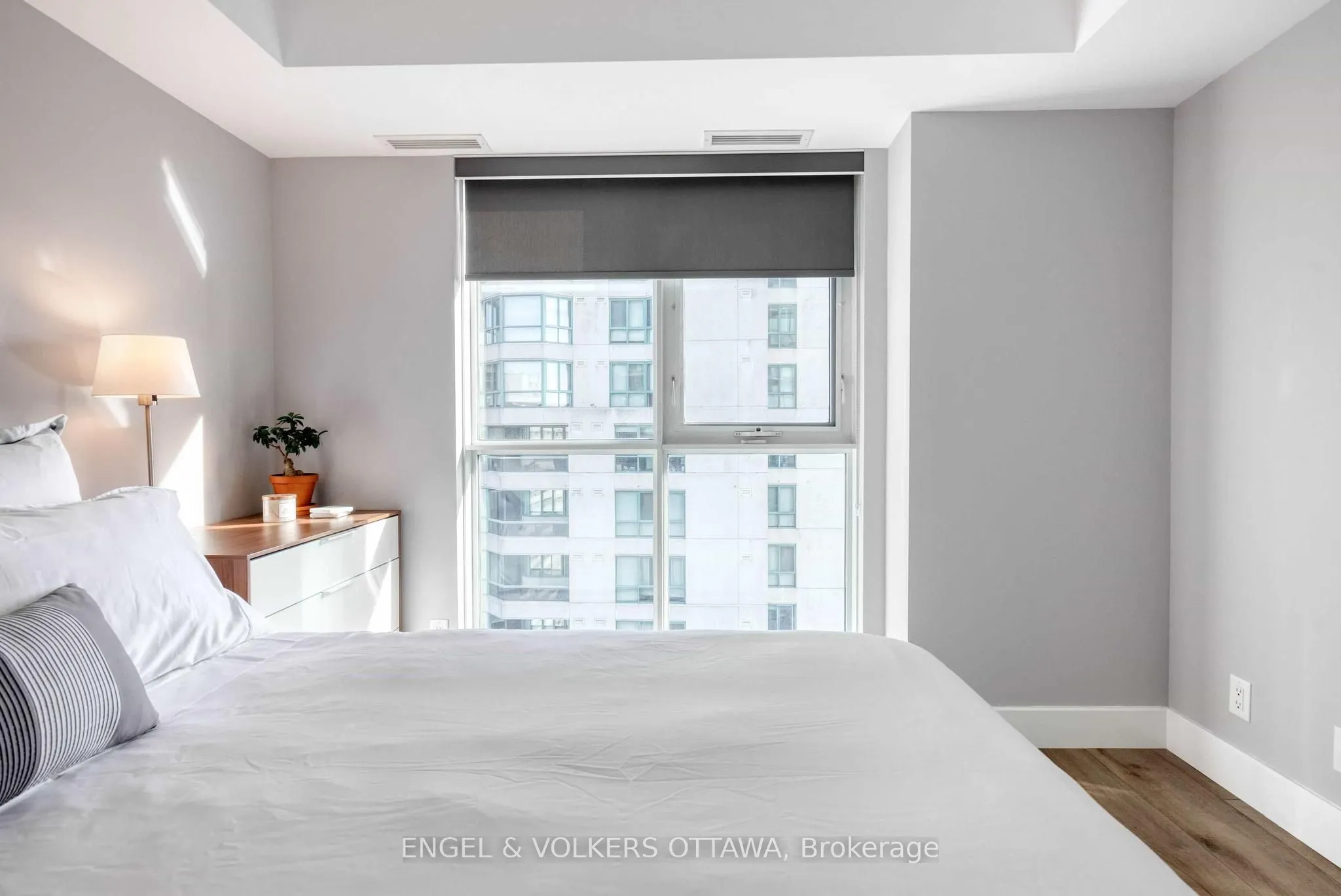 445 Laurier Avenue W, #2005
