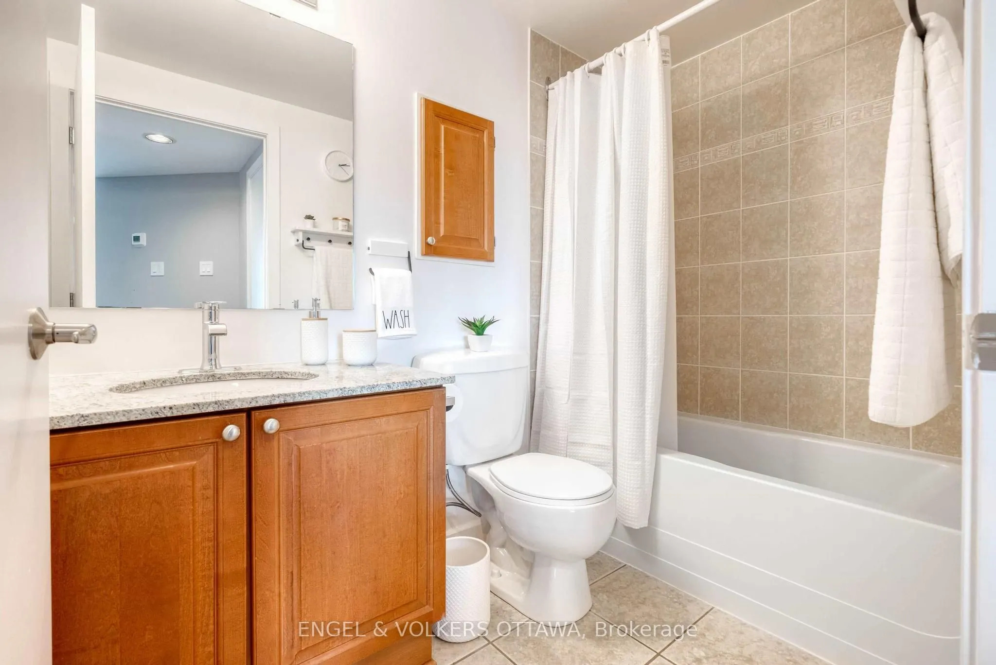 445 Laurier Avenue W, #2005