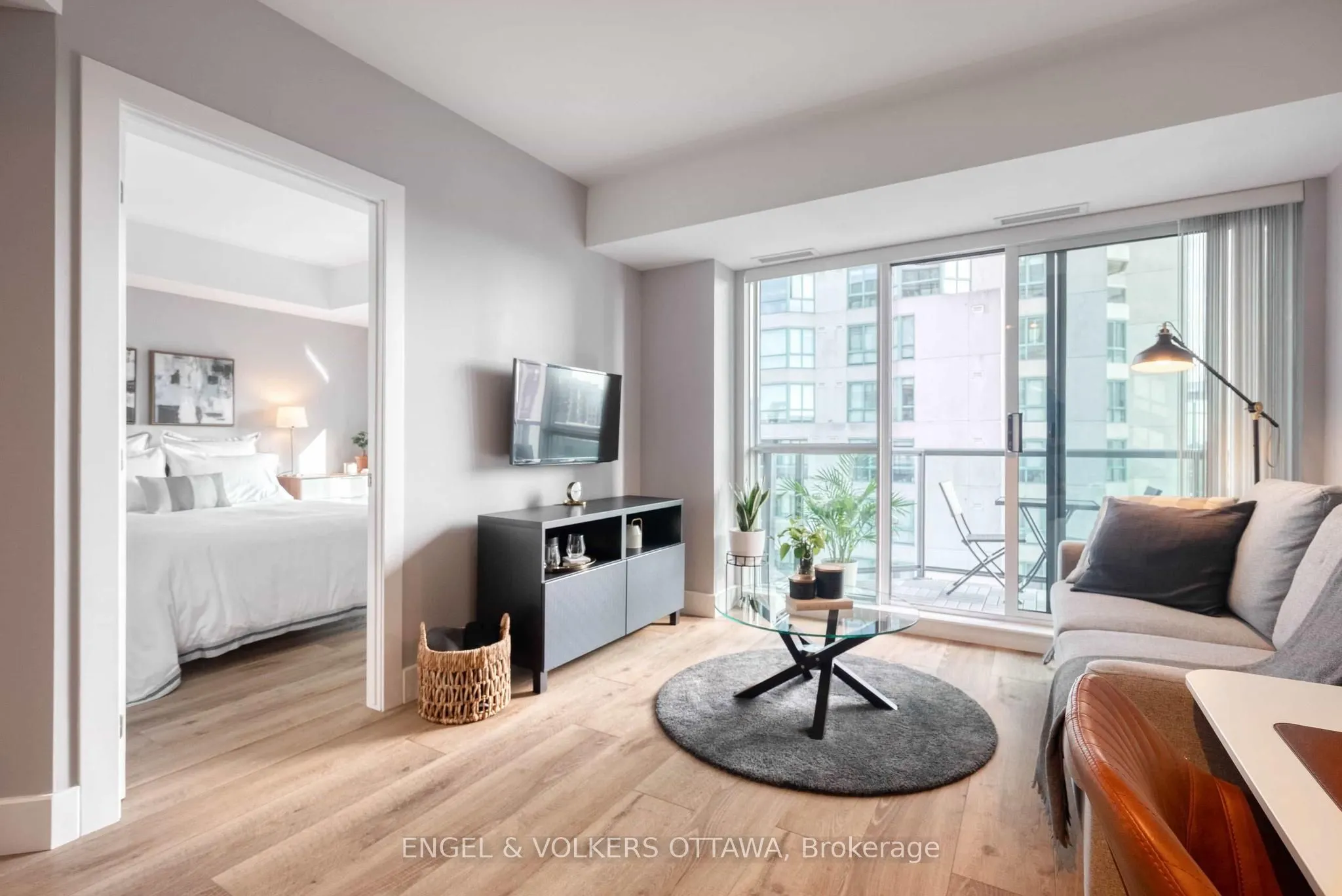 445 Laurier Avenue W, #2005