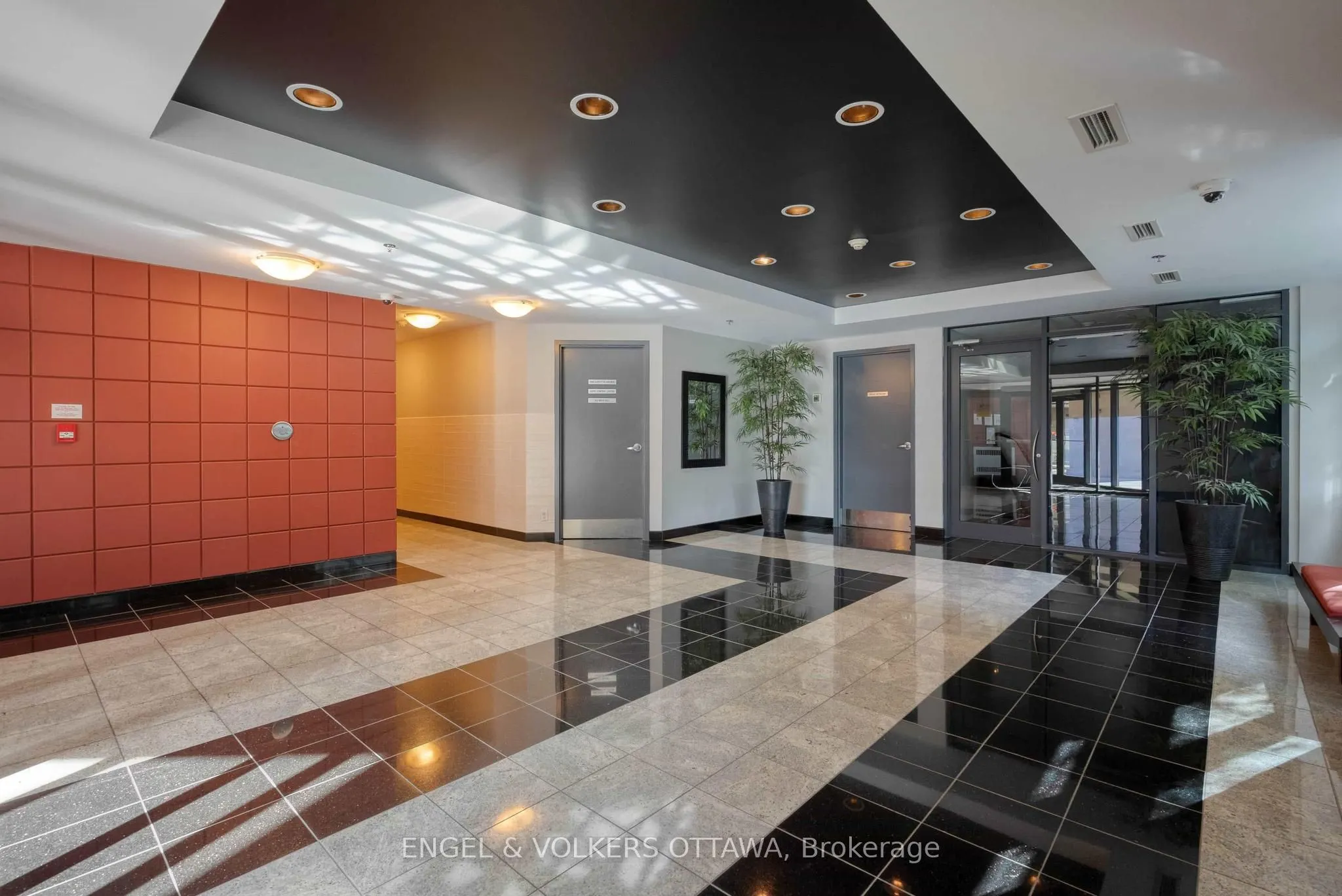 445 Laurier Avenue W, #2005