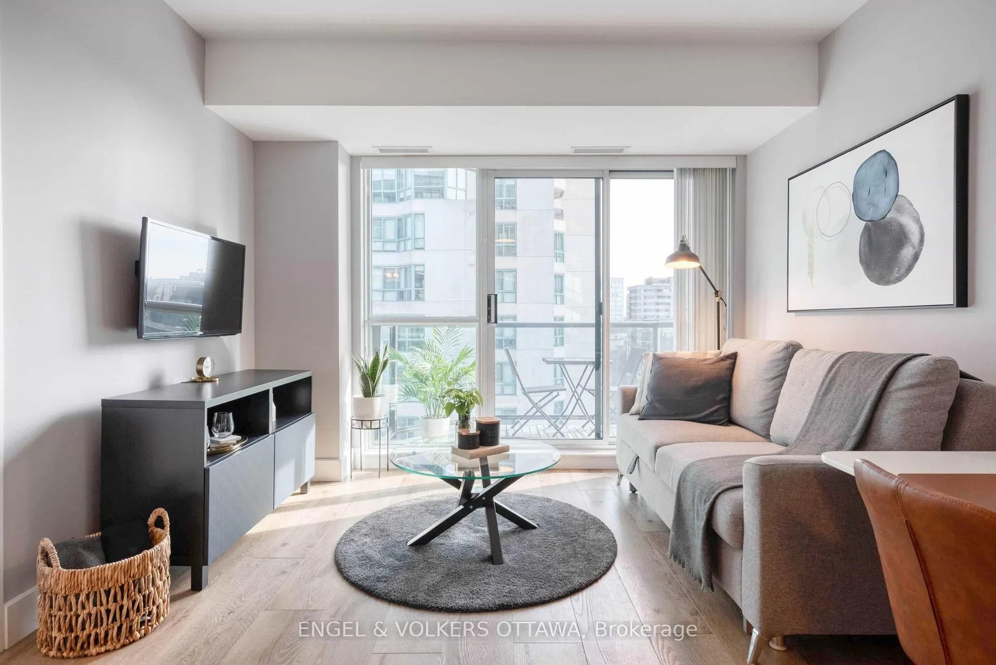 445 Laurier Avenue W, #2005