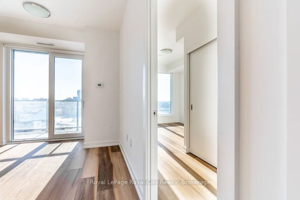 5 WELLINGTON Street S, #1001