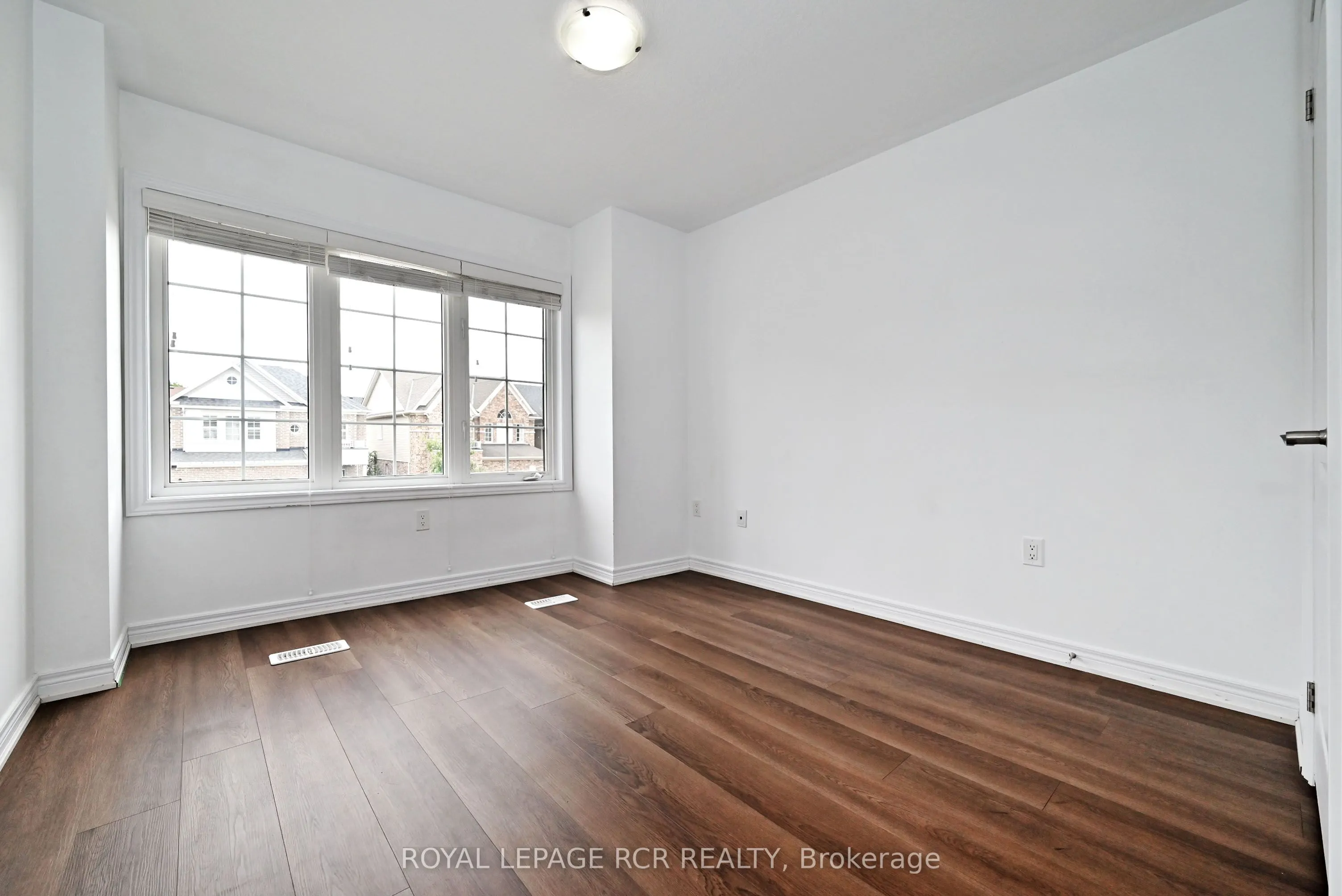 19 Knotty Pine Avenue