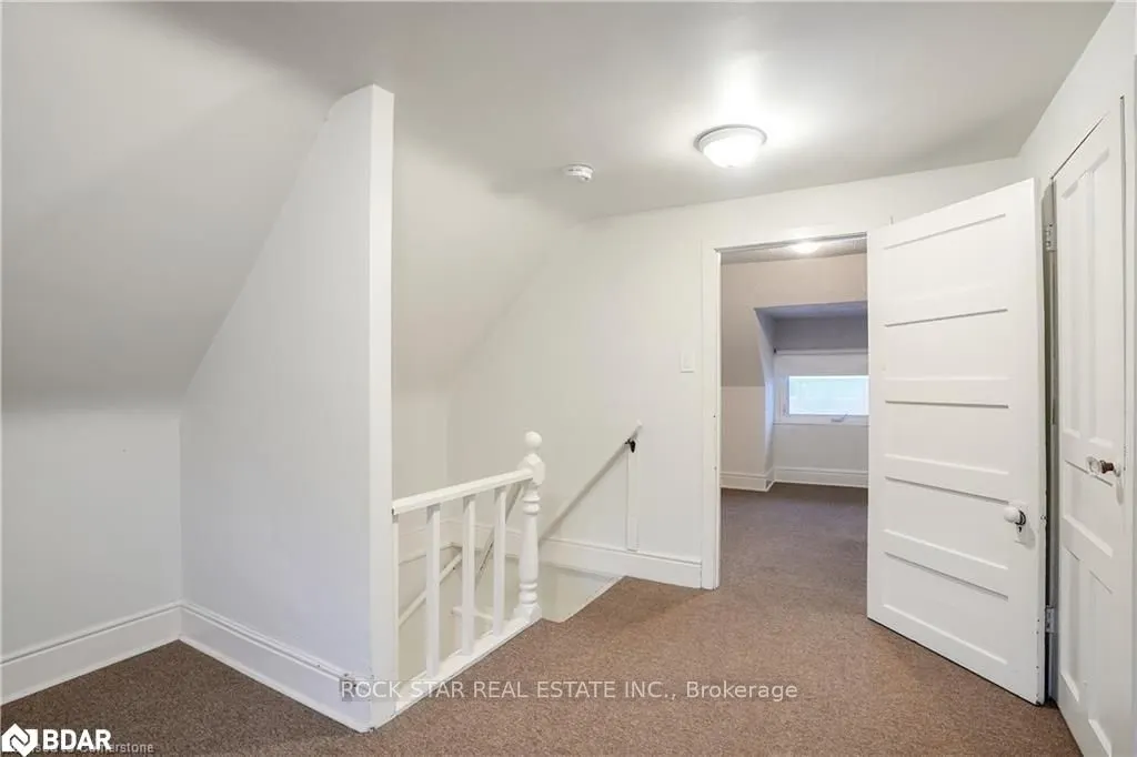 115 Balsam Avenue S, #Upper