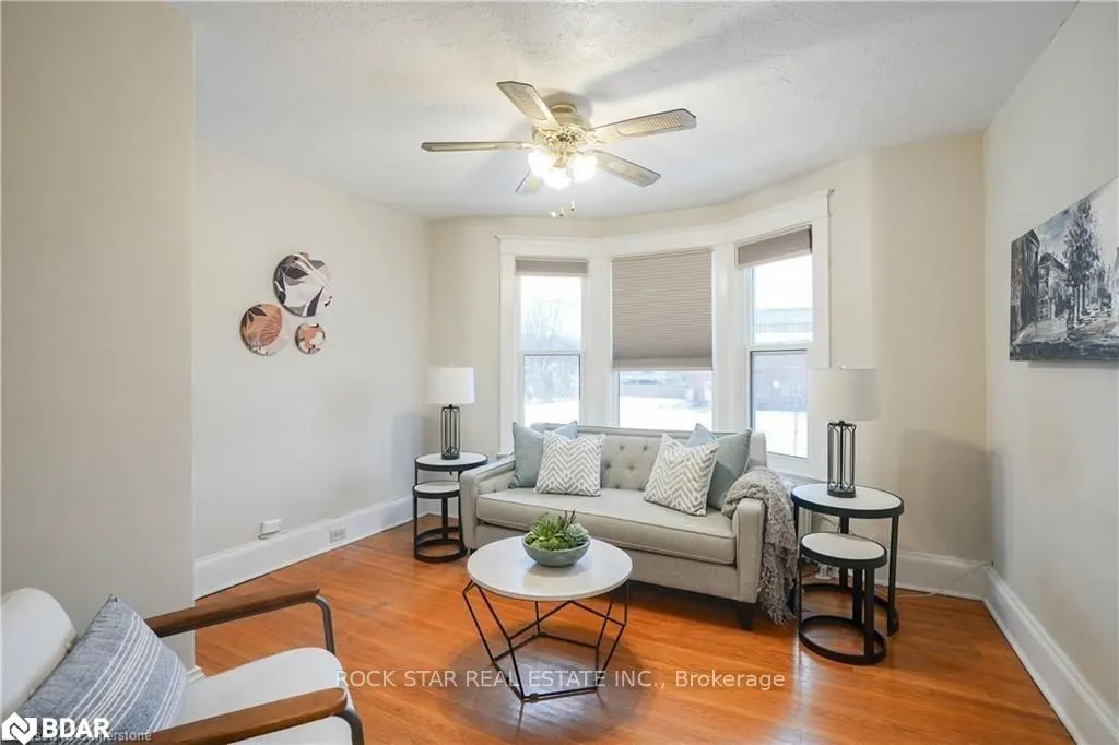 115 Balsam Avenue S, #Upper