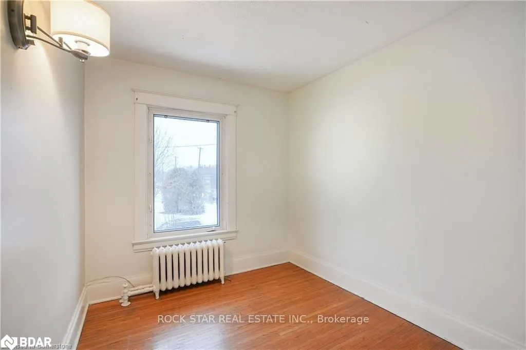 115 Balsam Avenue S, #Upper