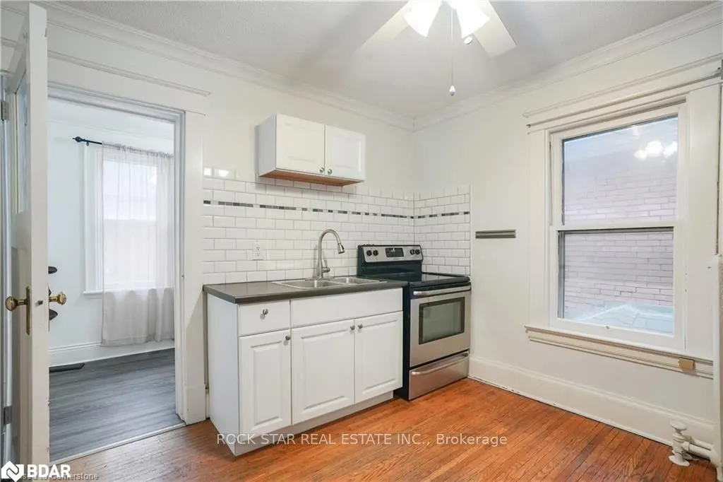 115 Balsam Avenue S, #Upper