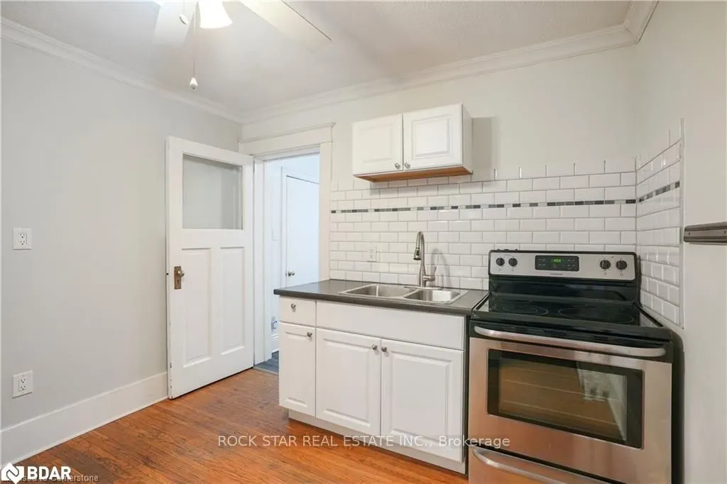 115 Balsam Avenue S, #Upper