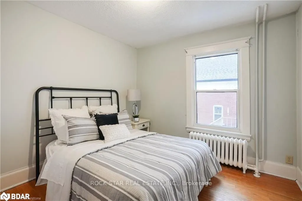 115 Balsam Avenue S, #Upper