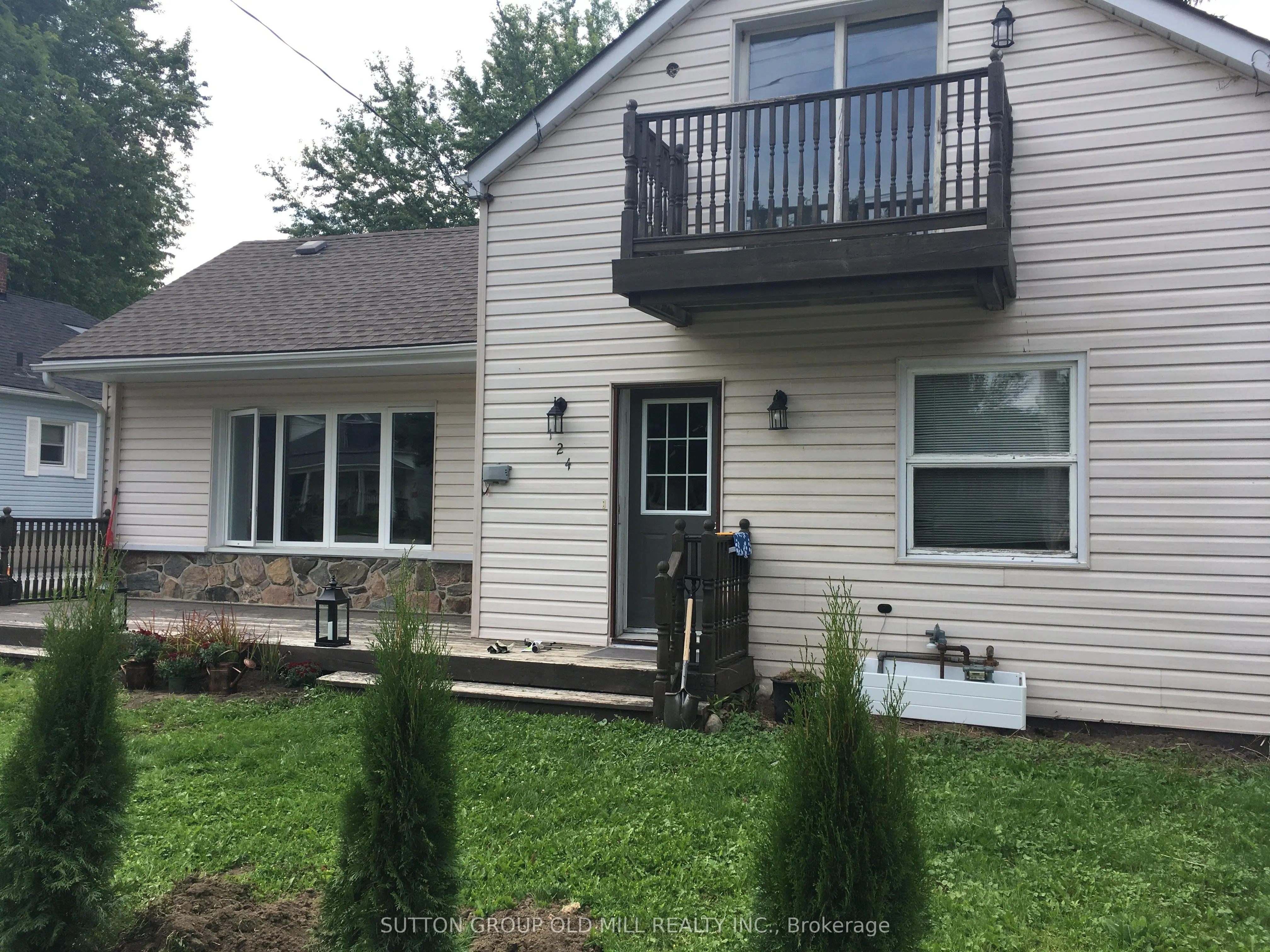 124 Bruce Street S