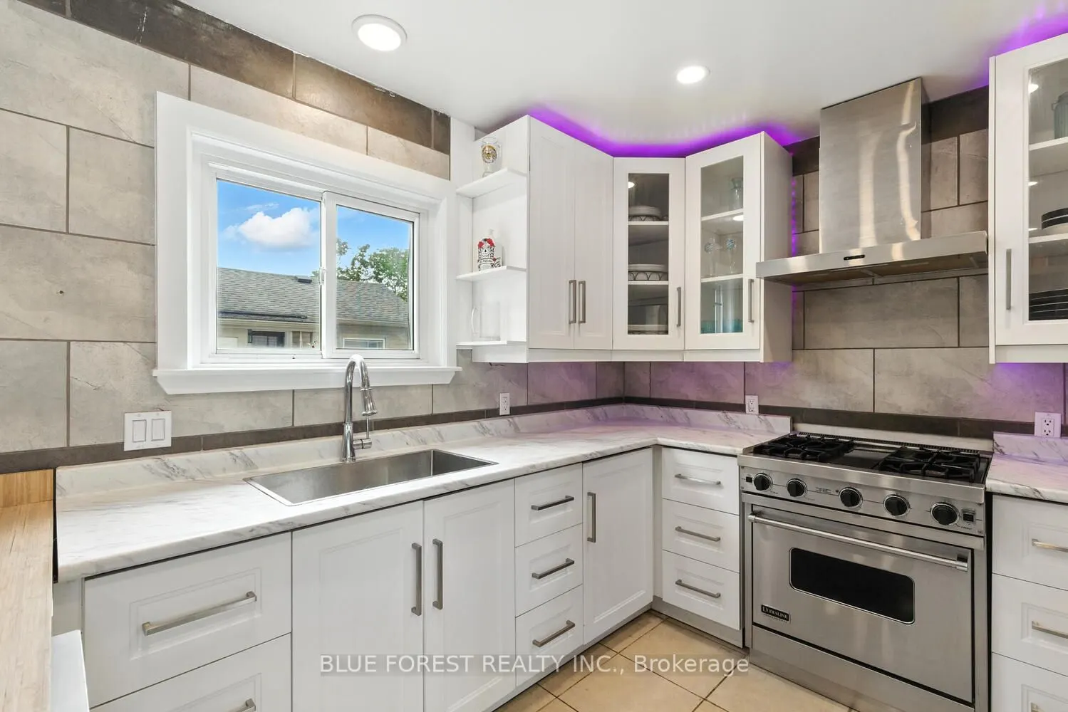 358 Simcoe Street