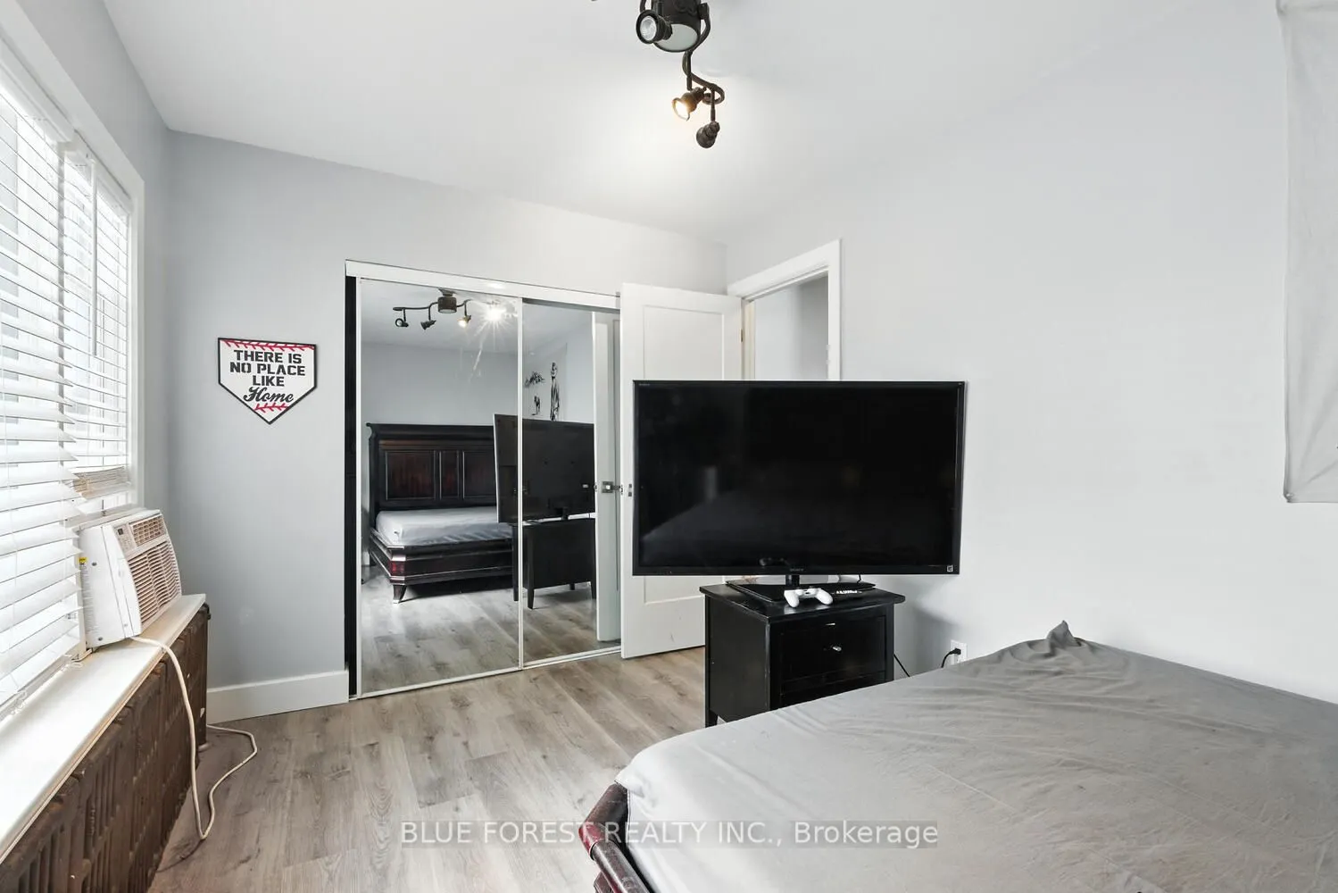 358 Simcoe Street