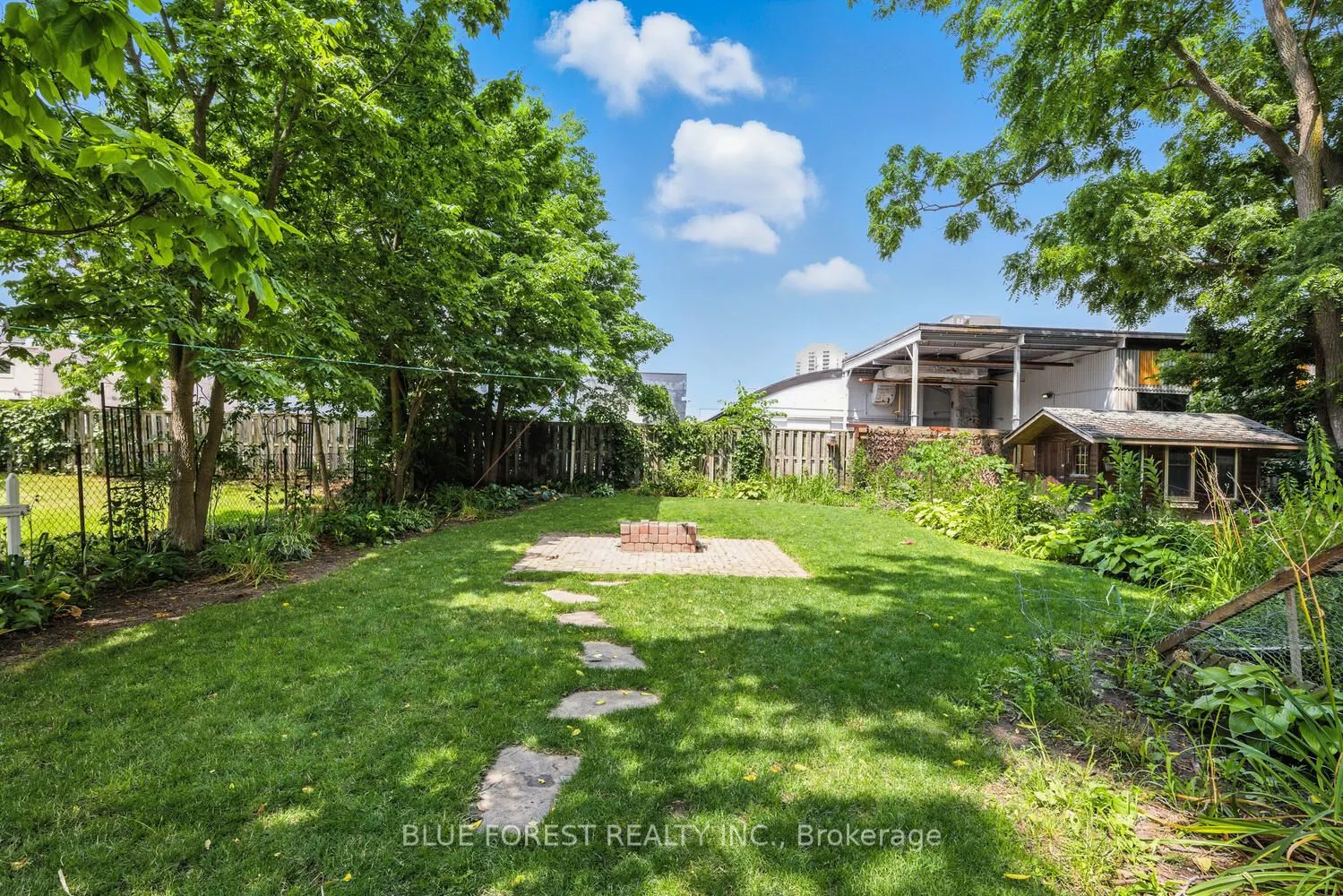 358 Simcoe Street