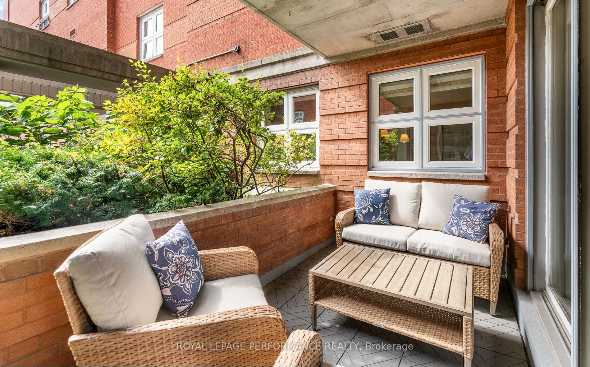 310 Crichton Street, #104